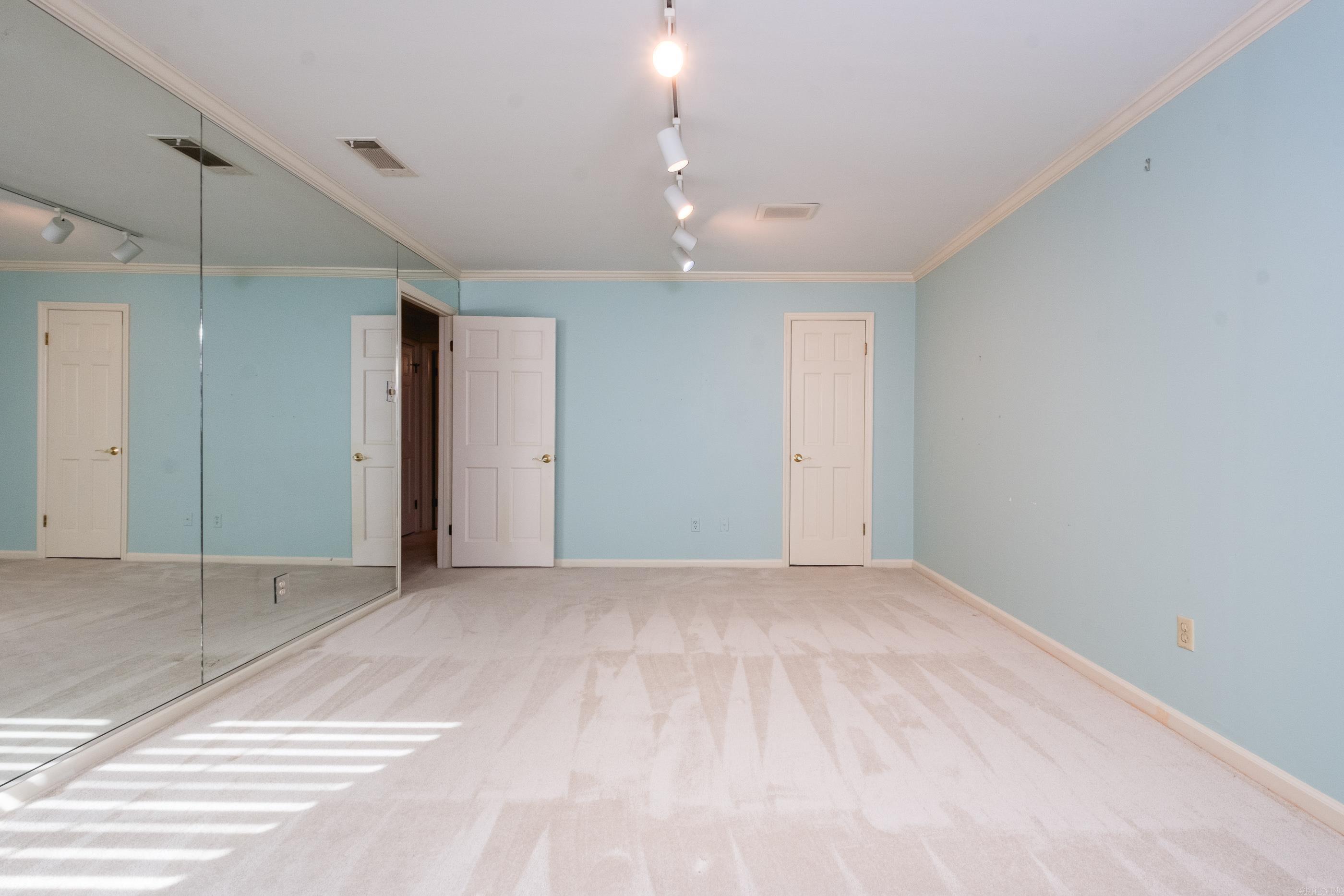 WOODRIDGE TOWNHOMES - Residential