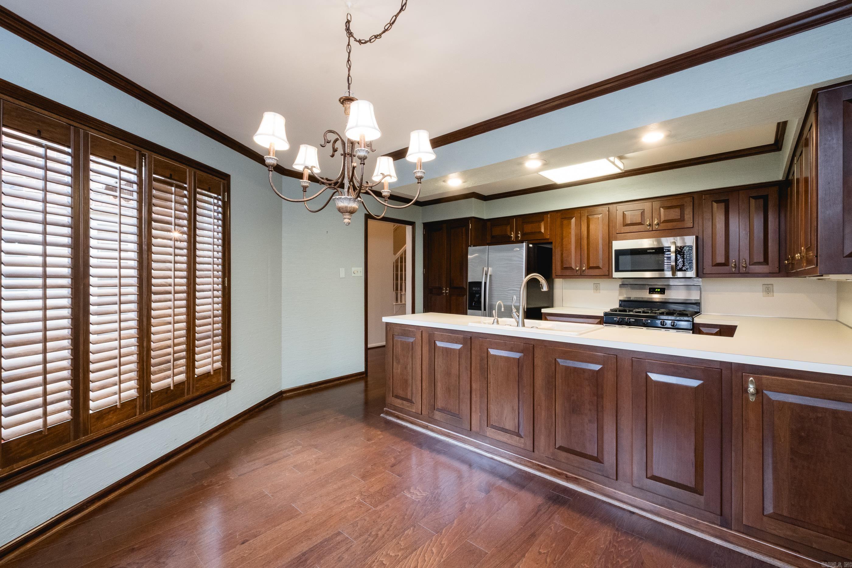 WOODRIDGE TOWNHOMES - Residential