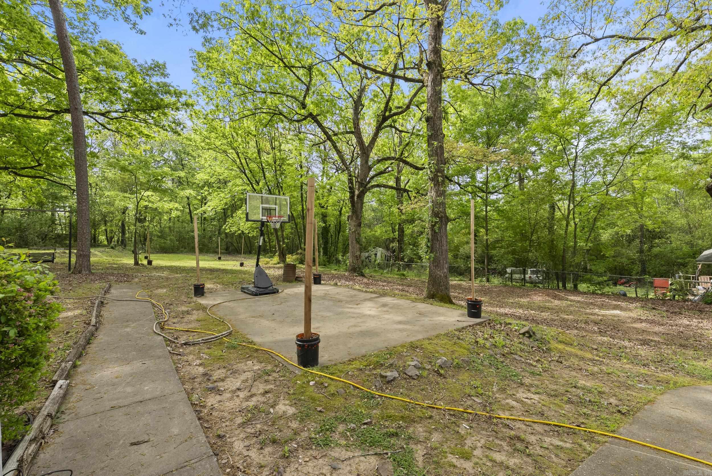 WESTERN HILLS - Residential