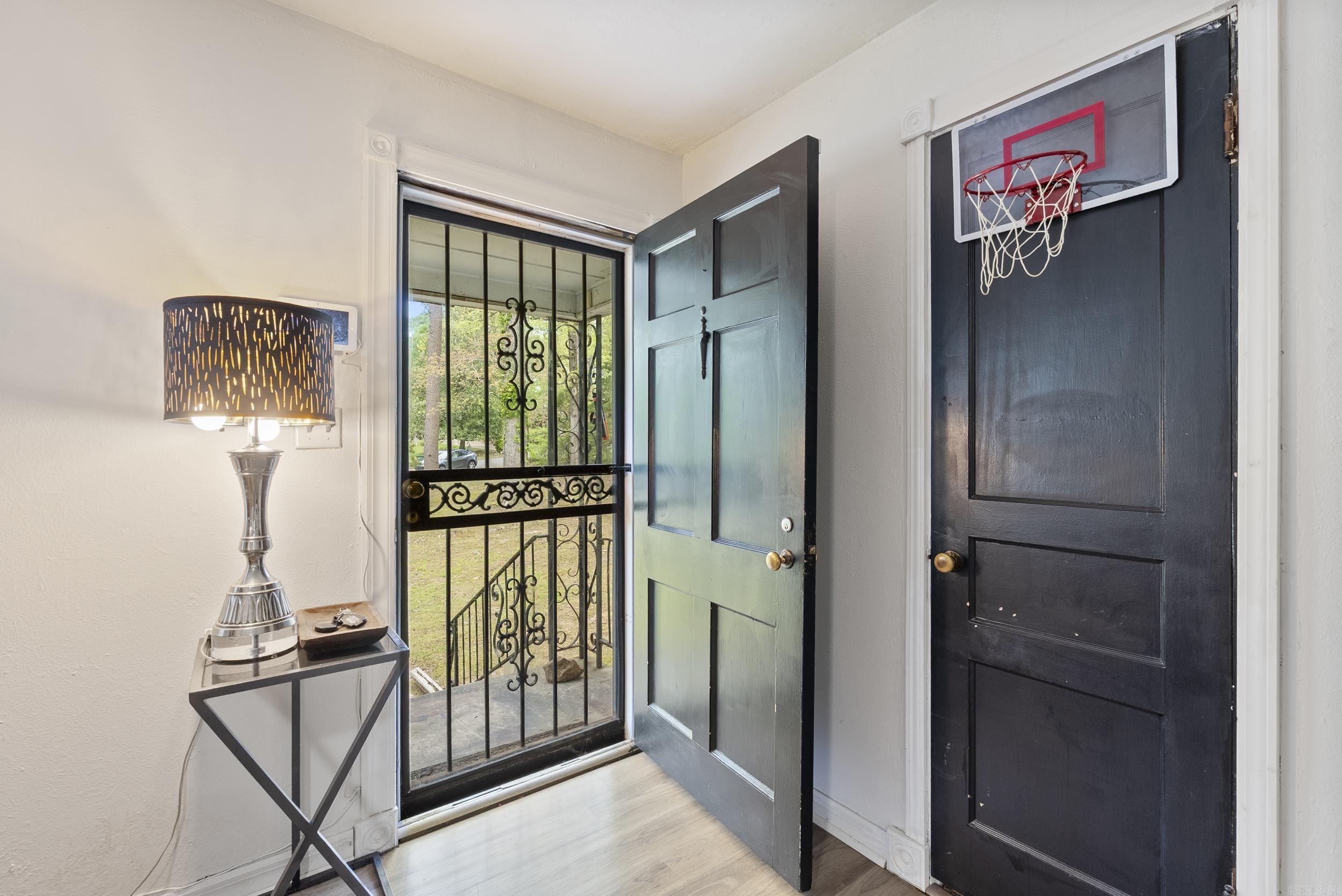 WESTERN HILLS - Residential