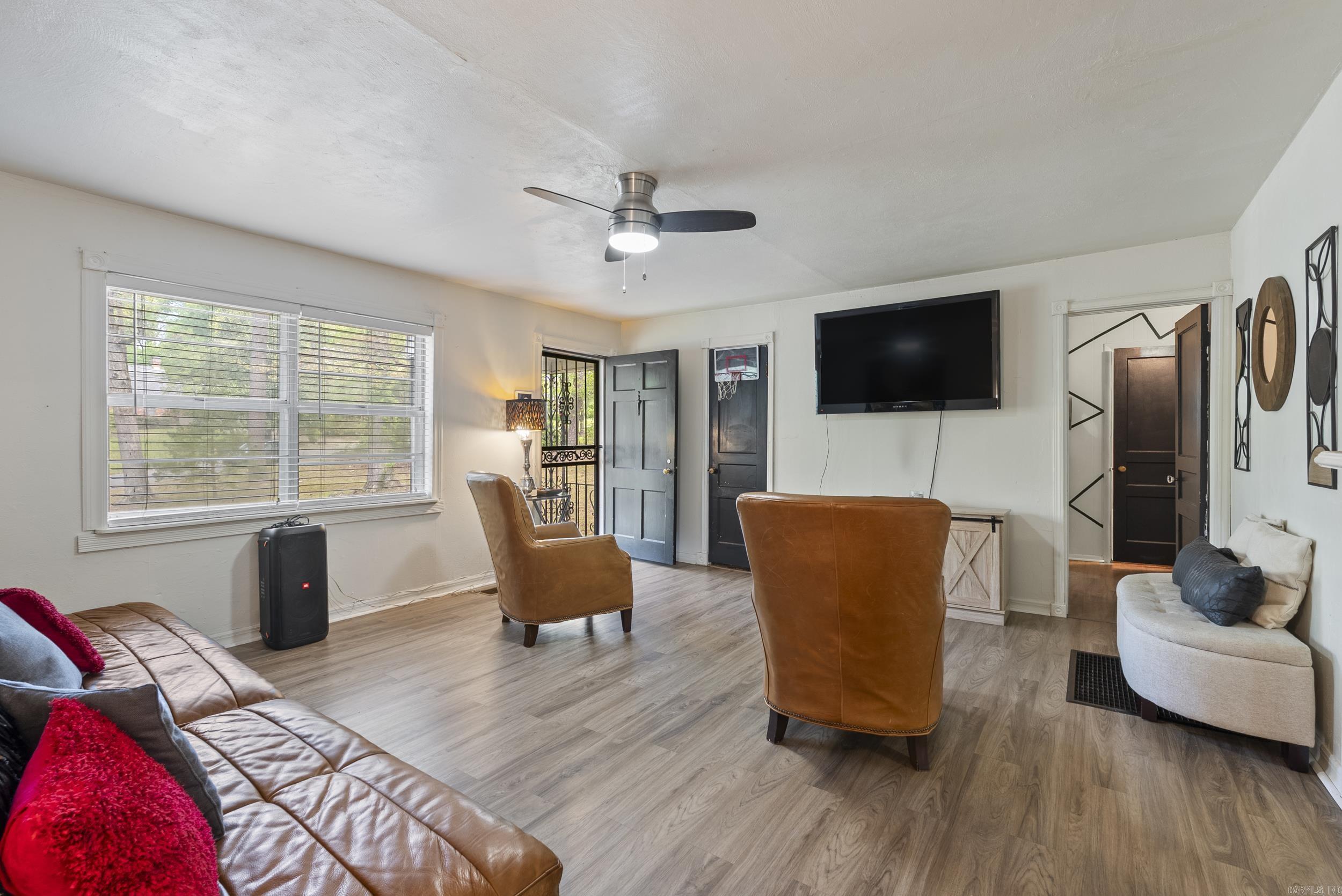 WESTERN HILLS - Residential