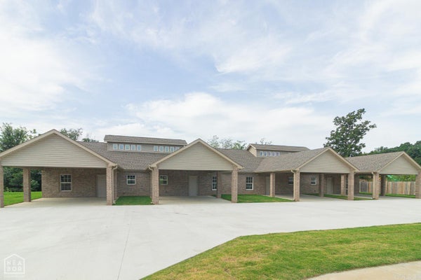 3021 OLIVIA CT, JONESBORO, AR 72404 - Image de63a3eceacb0eef1a841ba6daa0a244/2929085120