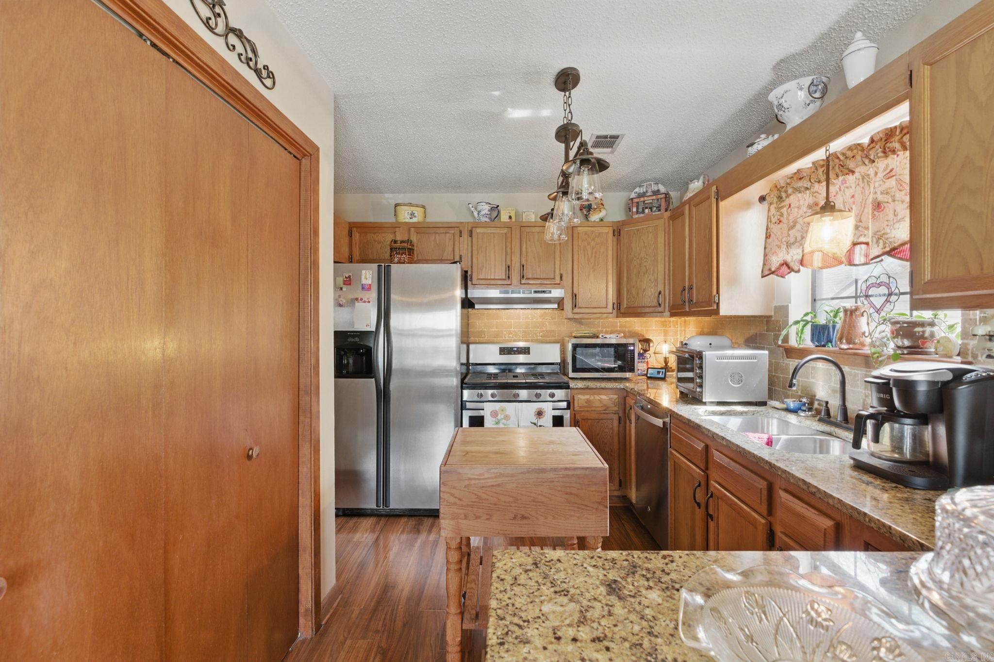 CRYSTAL VALLEY MANOR - Residential