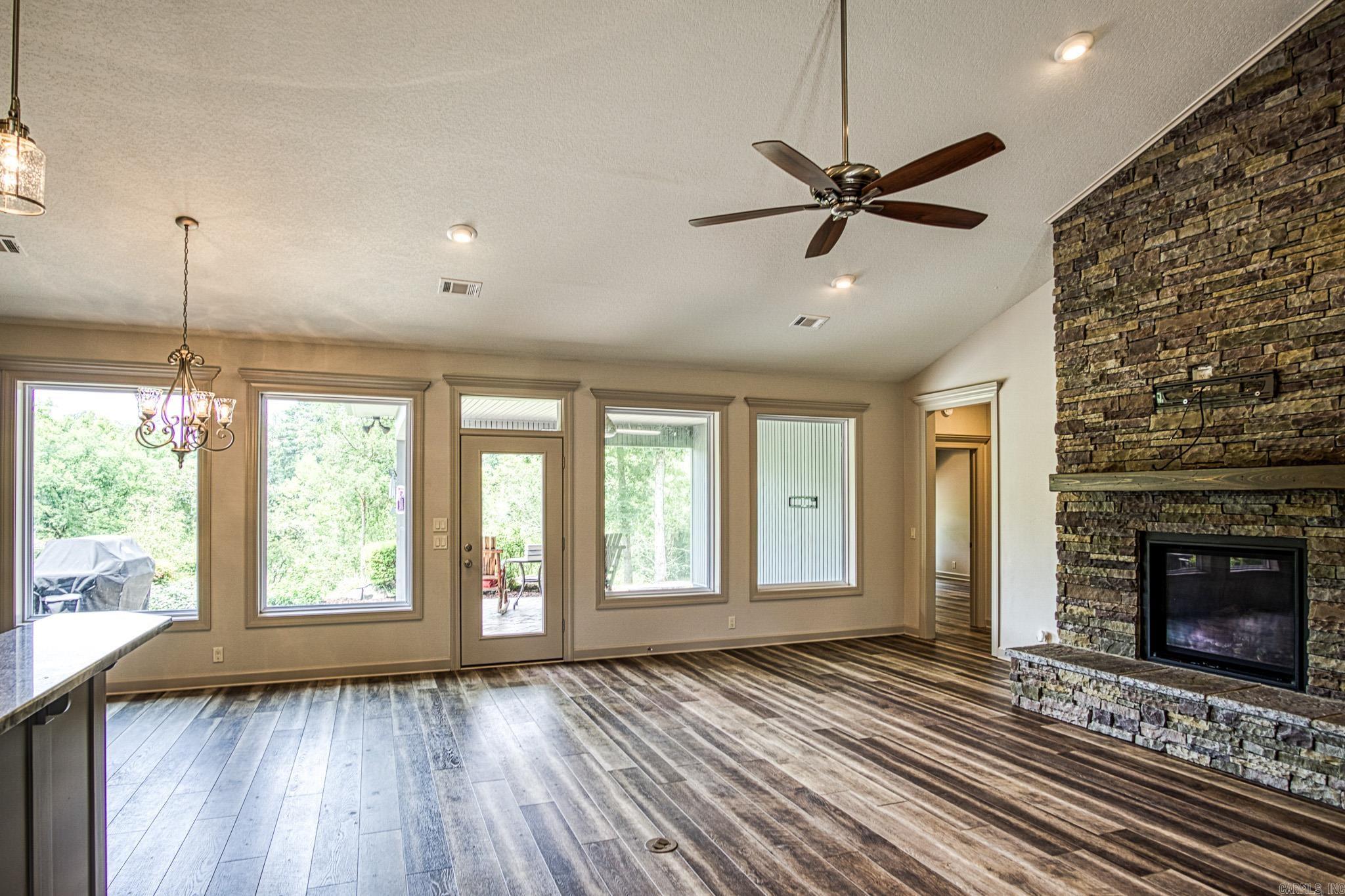 LADERA - Residential