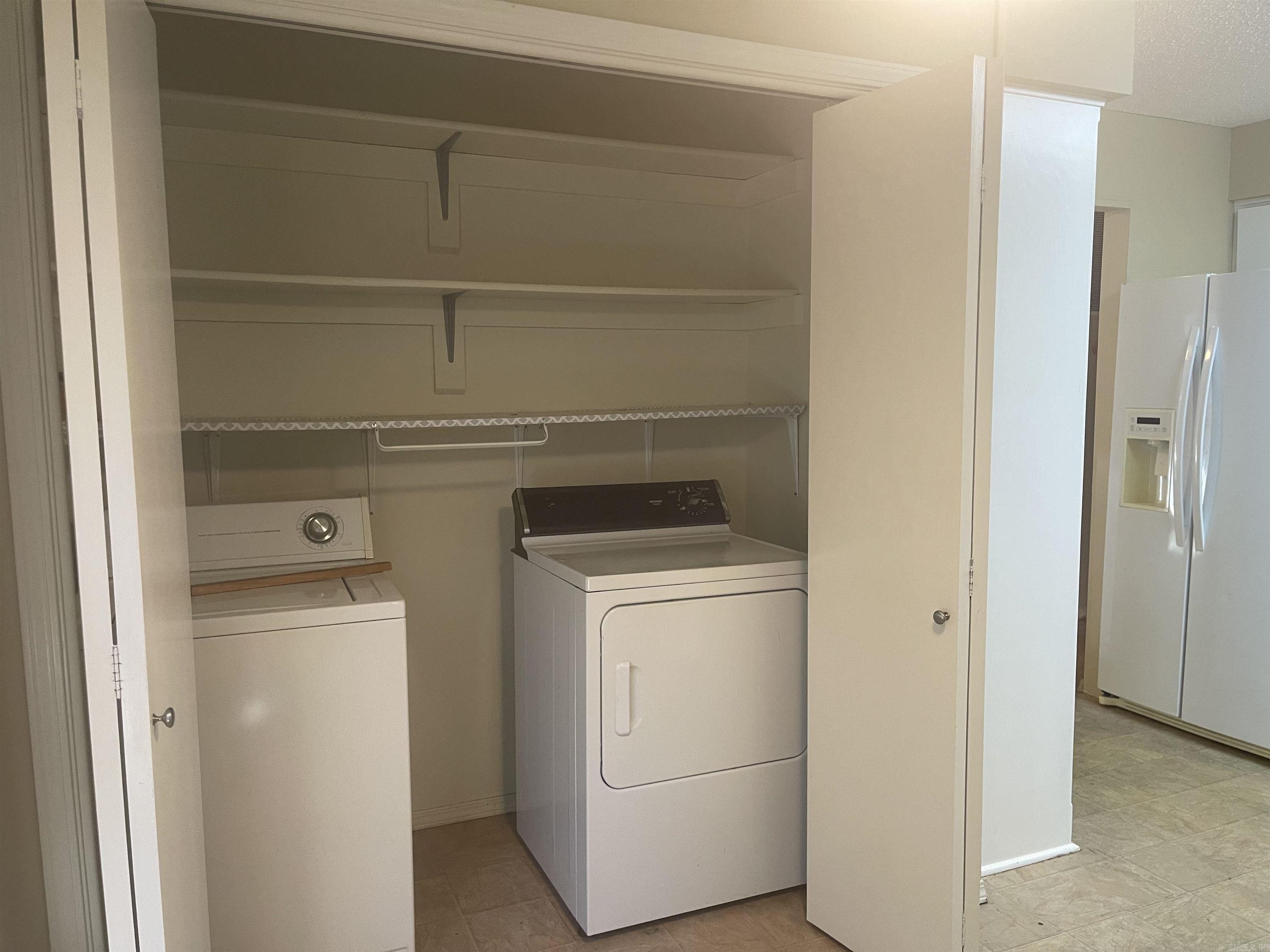 La Caruna Courts - Residential