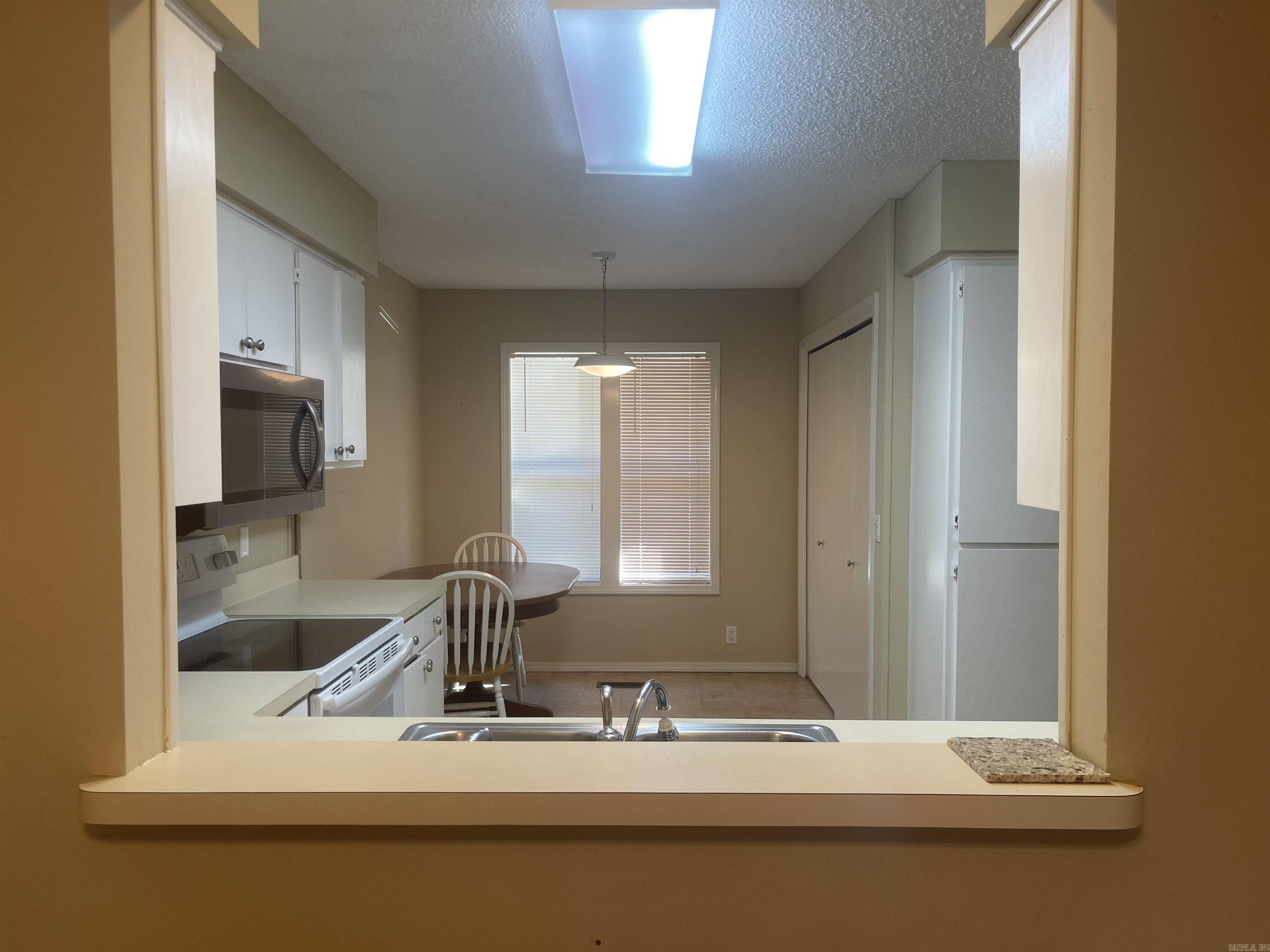 La Caruna Courts - Residential