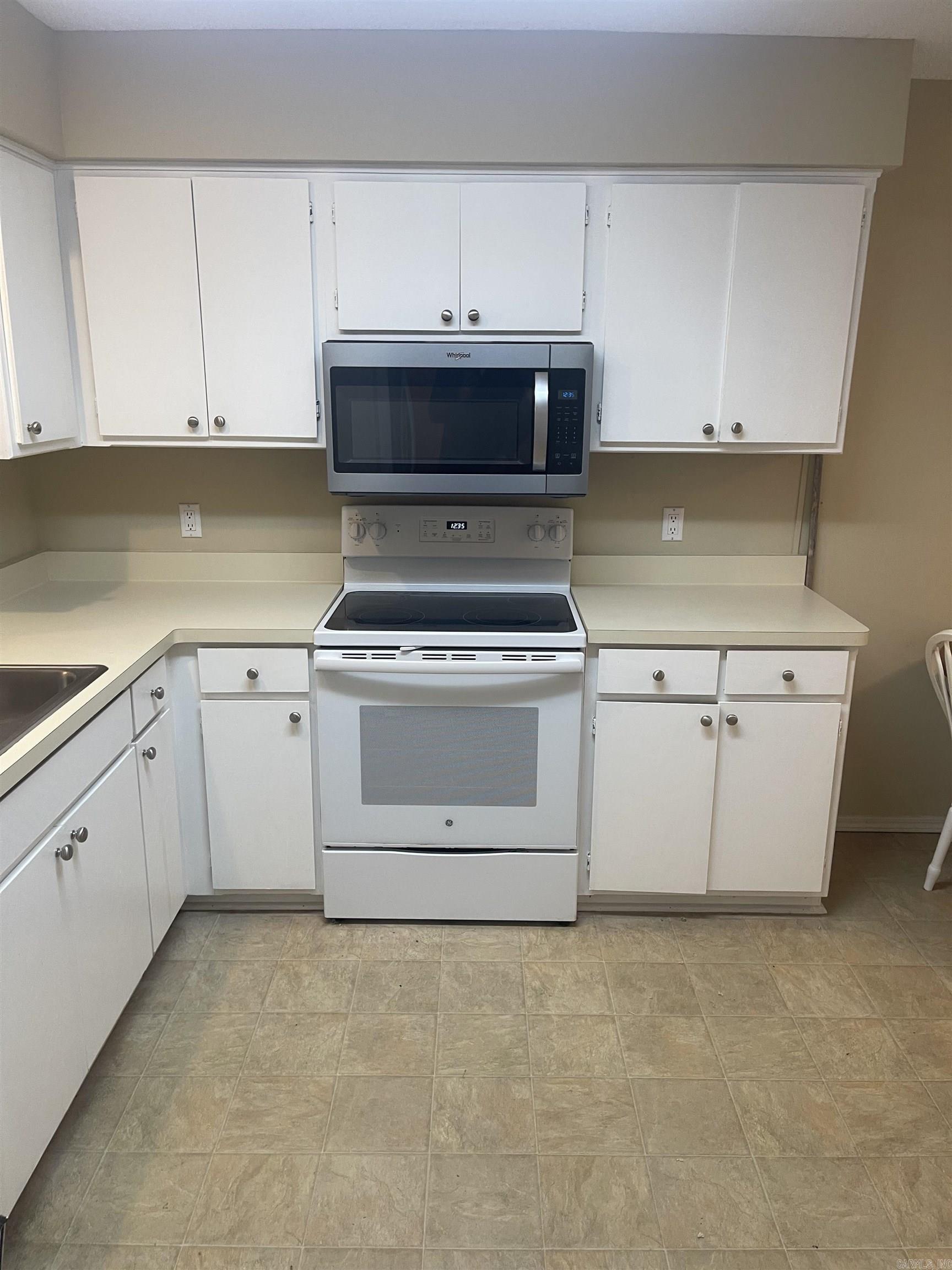 La Caruna Courts - Residential