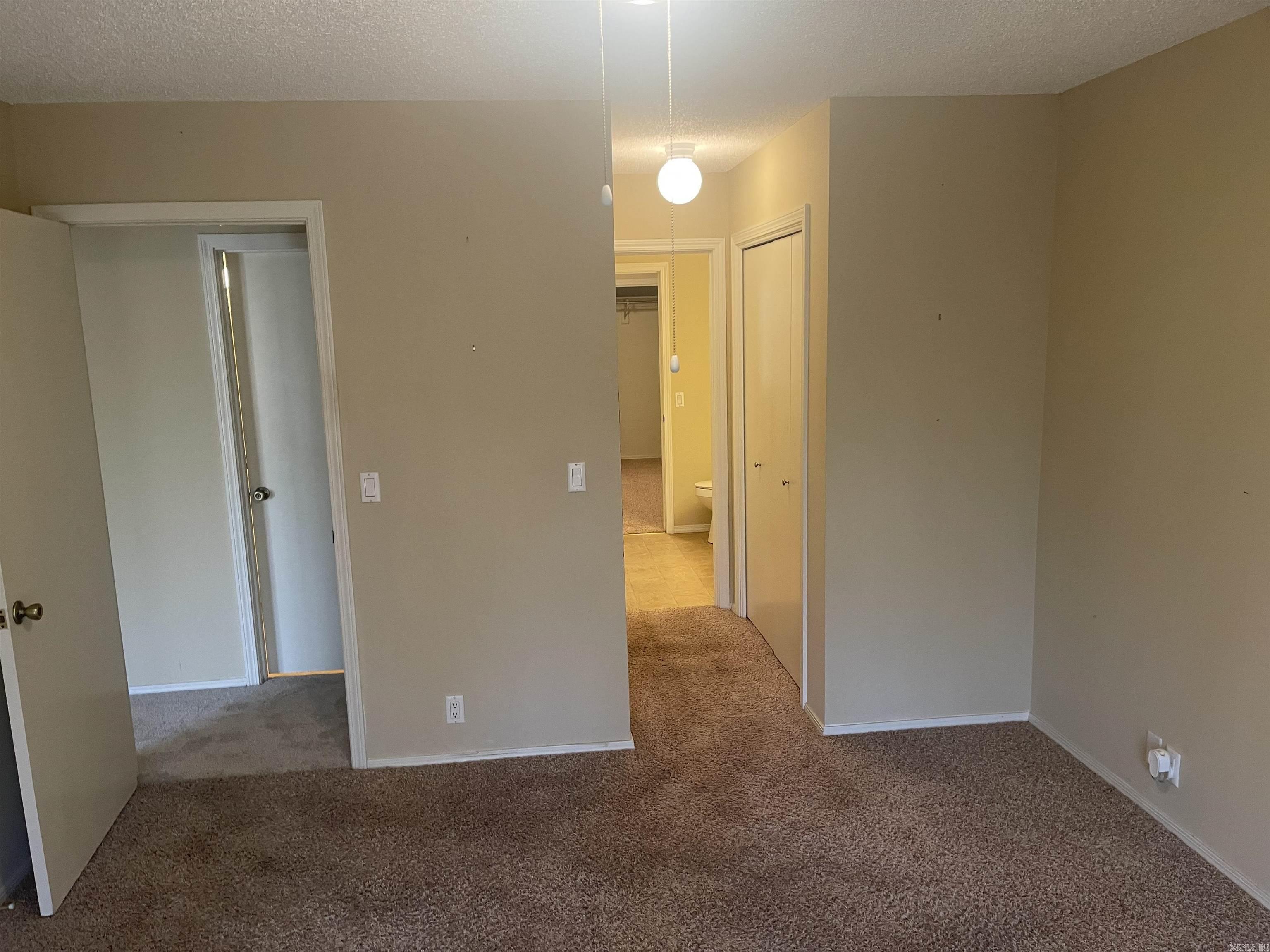 La Caruna Courts - Residential