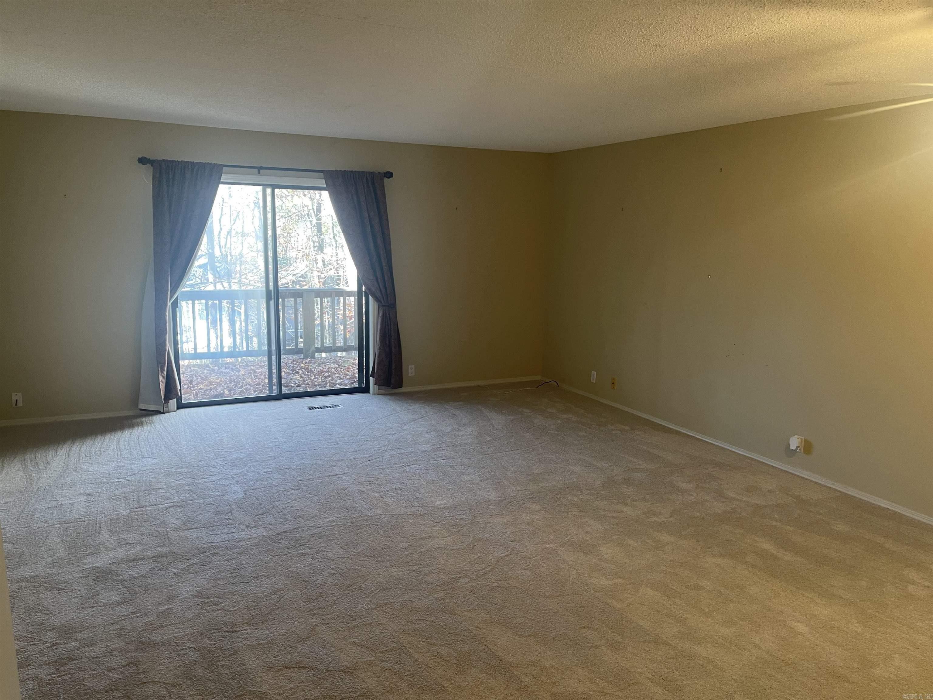 La Caruna Courts - Residential