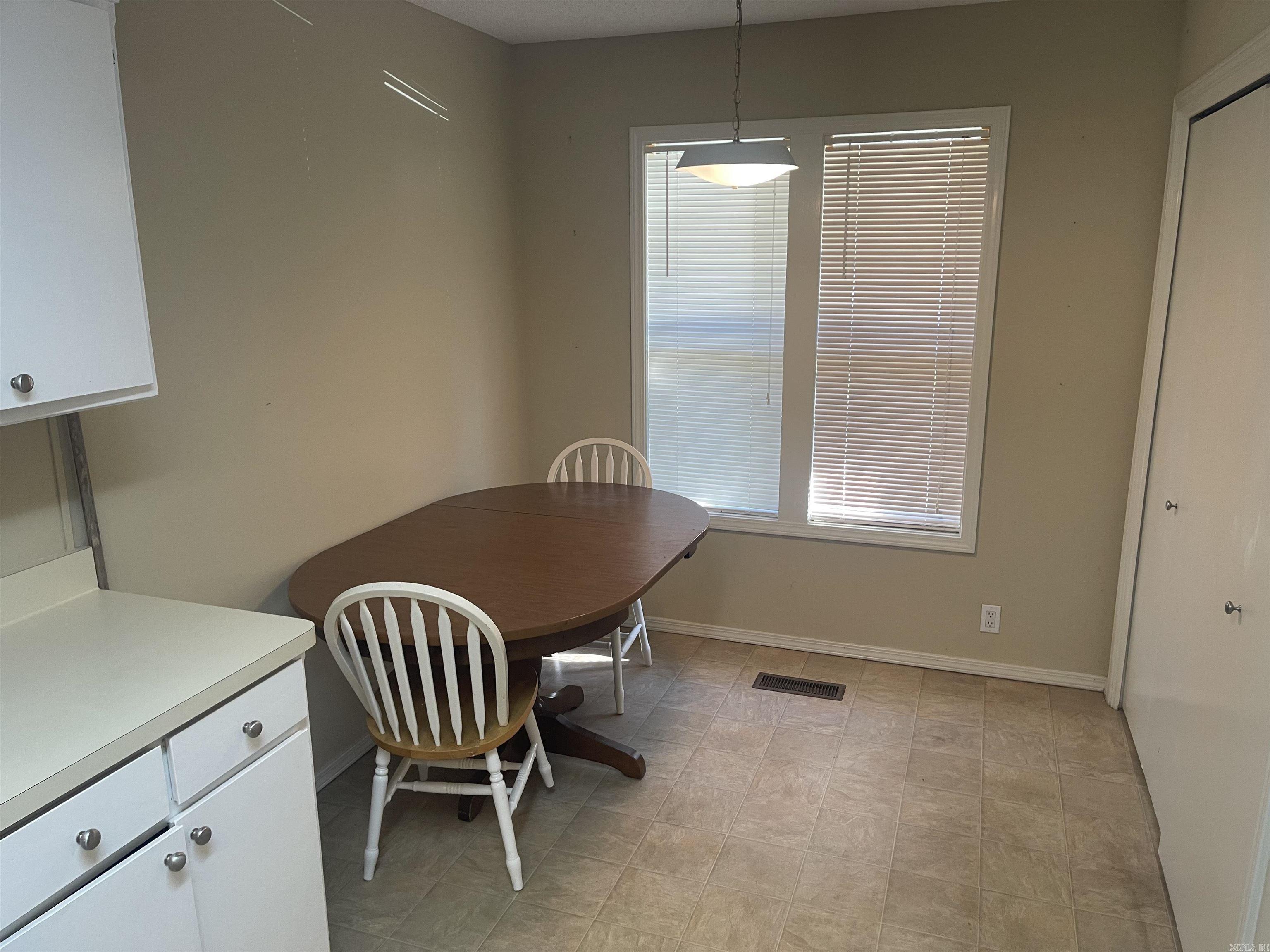 La Caruna Courts - Residential