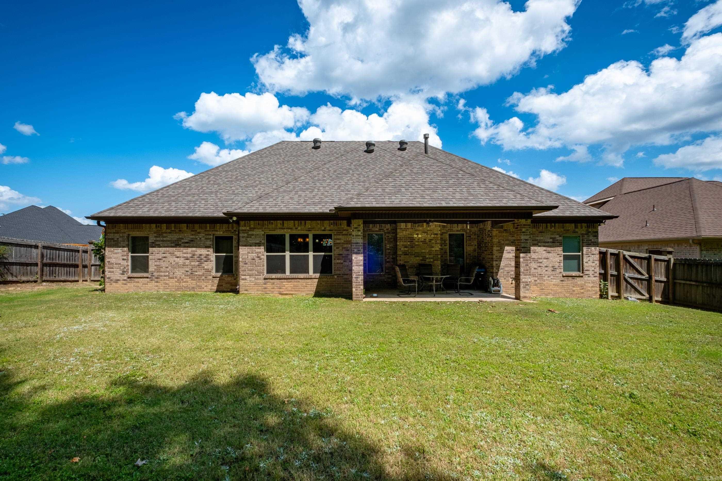 NORTH SHORE @ HURRICANE LAKE EST - Residential