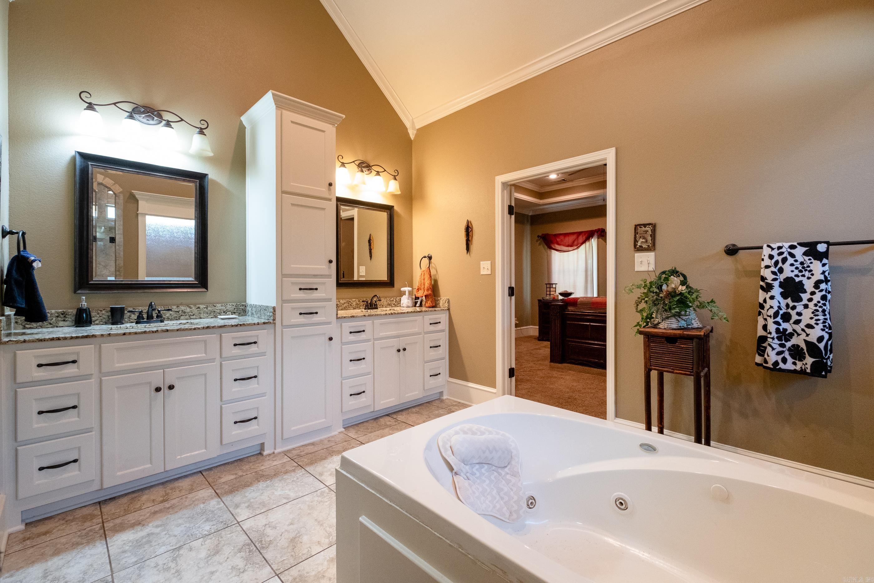 NORTH SHORE @ HURRICANE LAKE EST - Residential