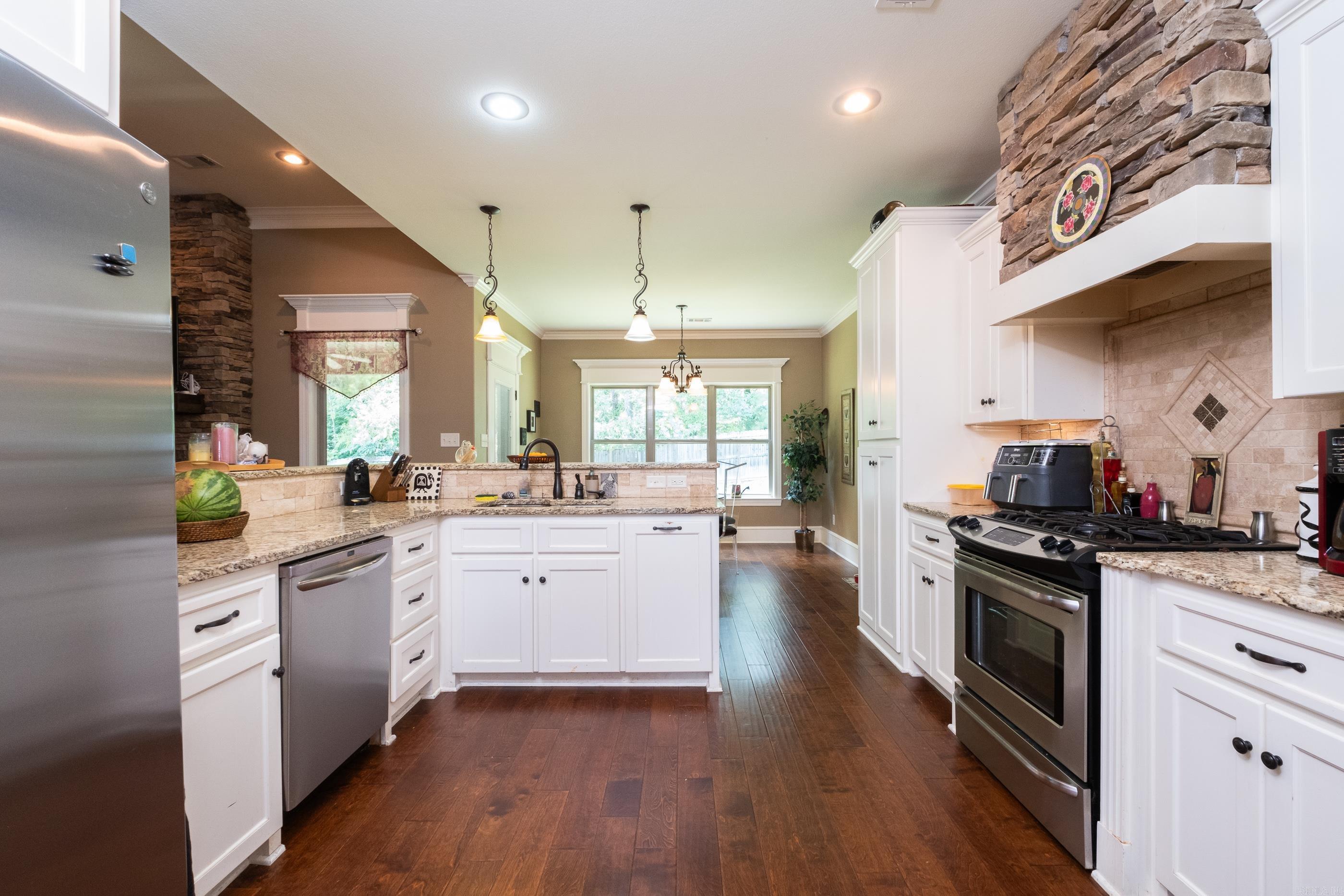 NORTH SHORE @ HURRICANE LAKE EST - Residential