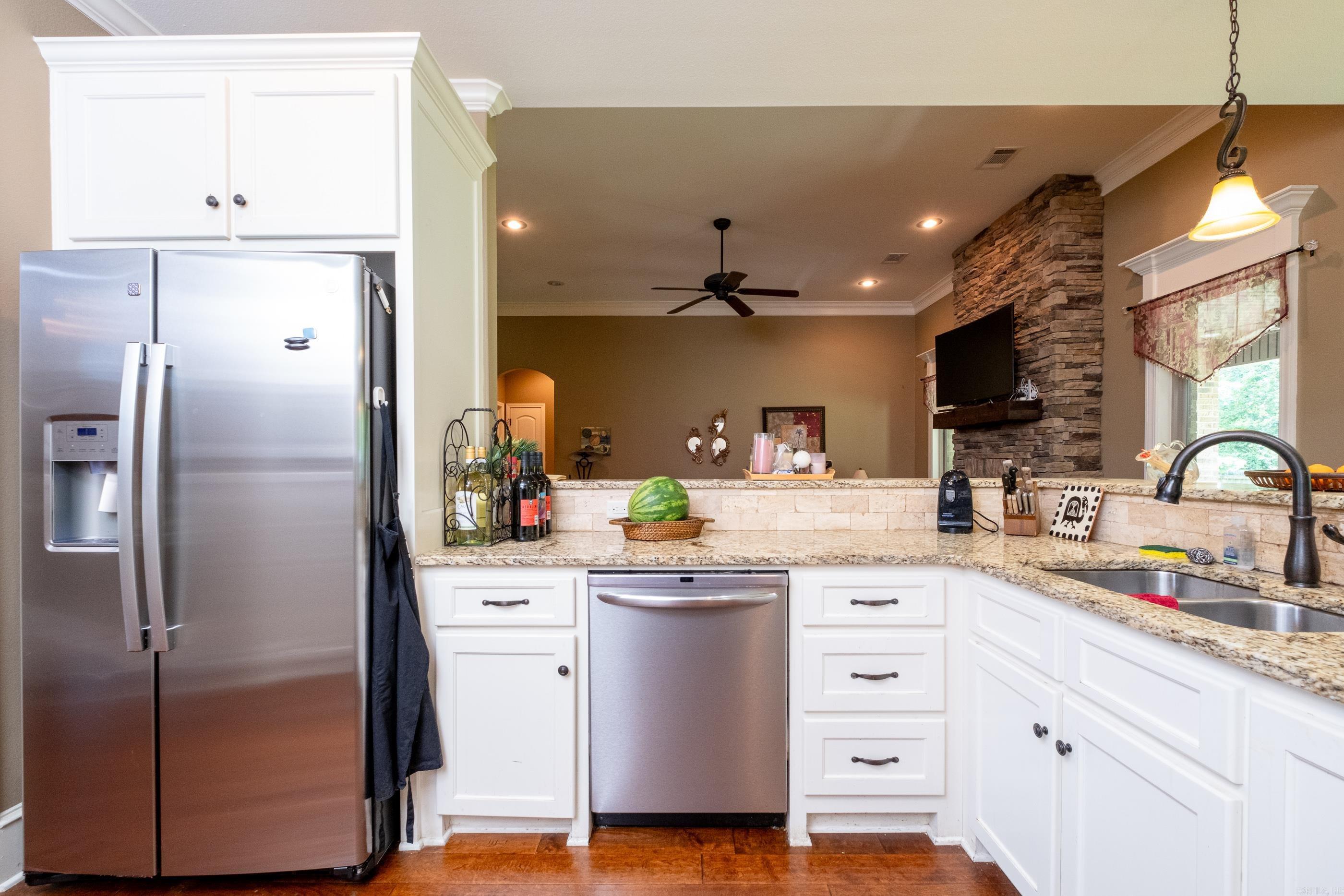 NORTH SHORE @ HURRICANE LAKE EST - Residential