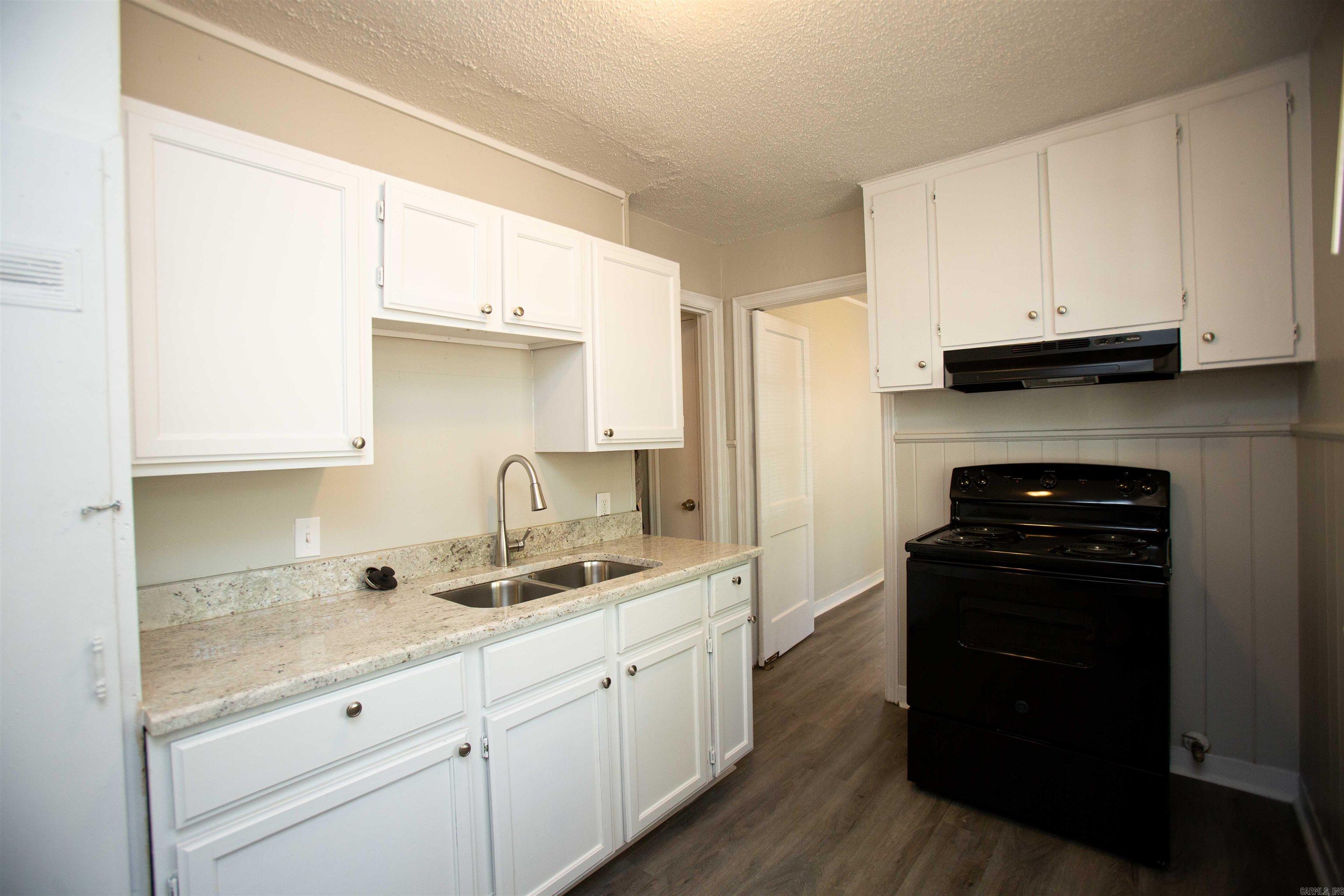 Cherry & Cox - Residential Lease