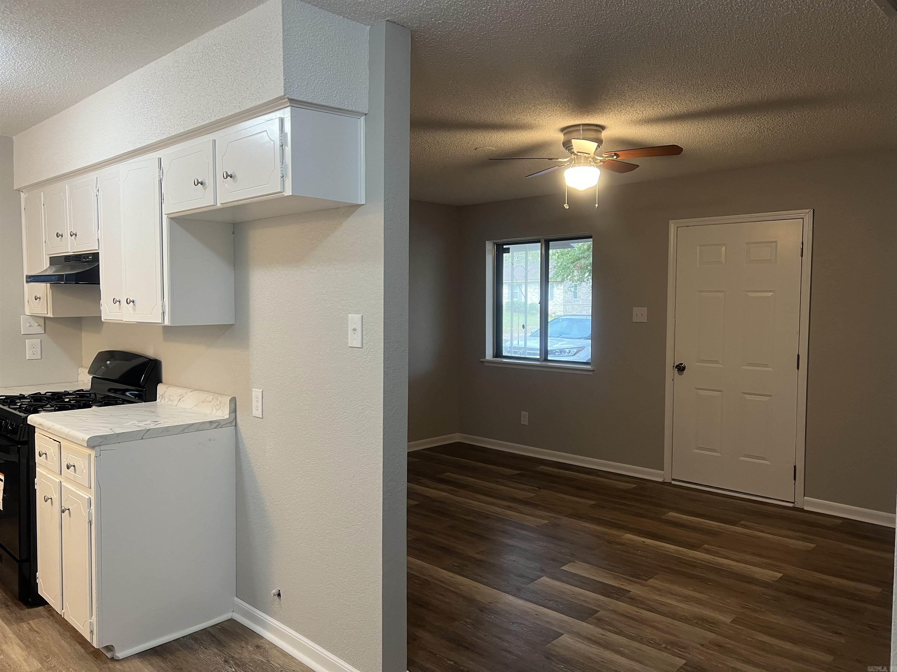 HOLLY HILLS ESTATE - Residential