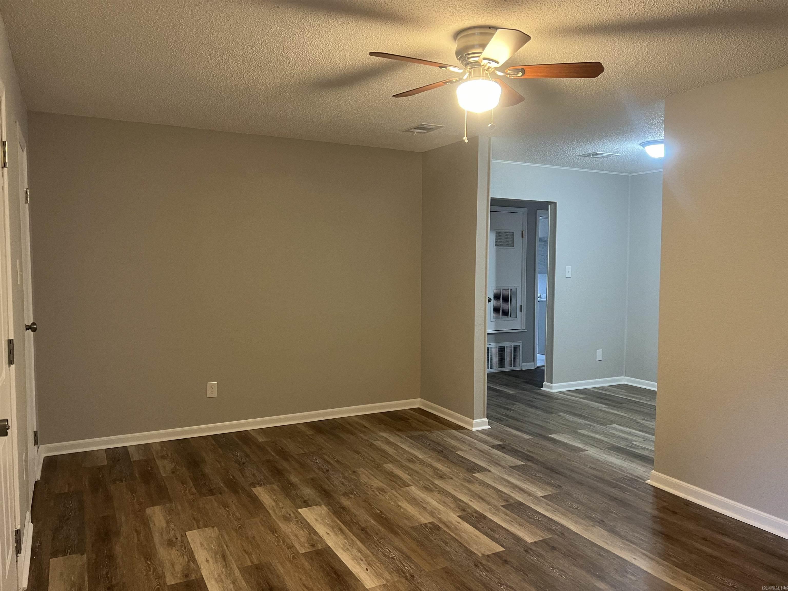 HOLLY HILLS ESTATE - Residential