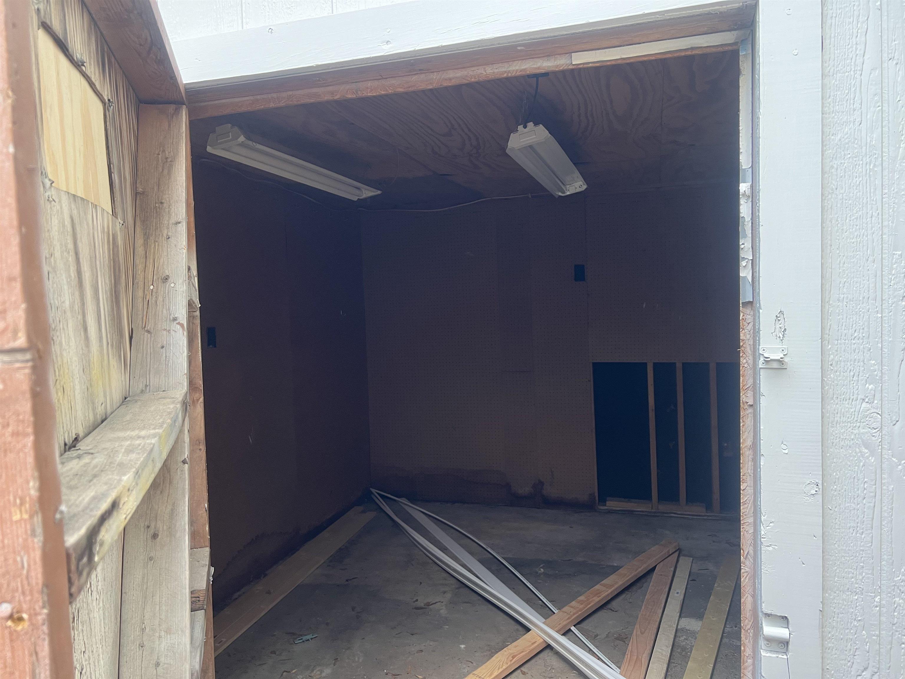 HOLLY HILLS ESTATE - Residential