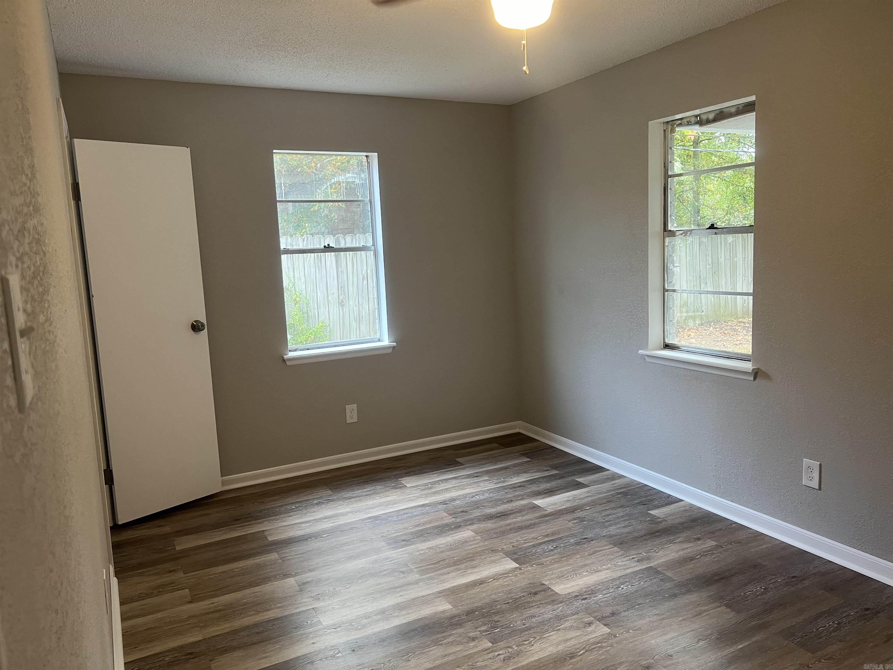 HOLLY HILLS ESTATE - Residential