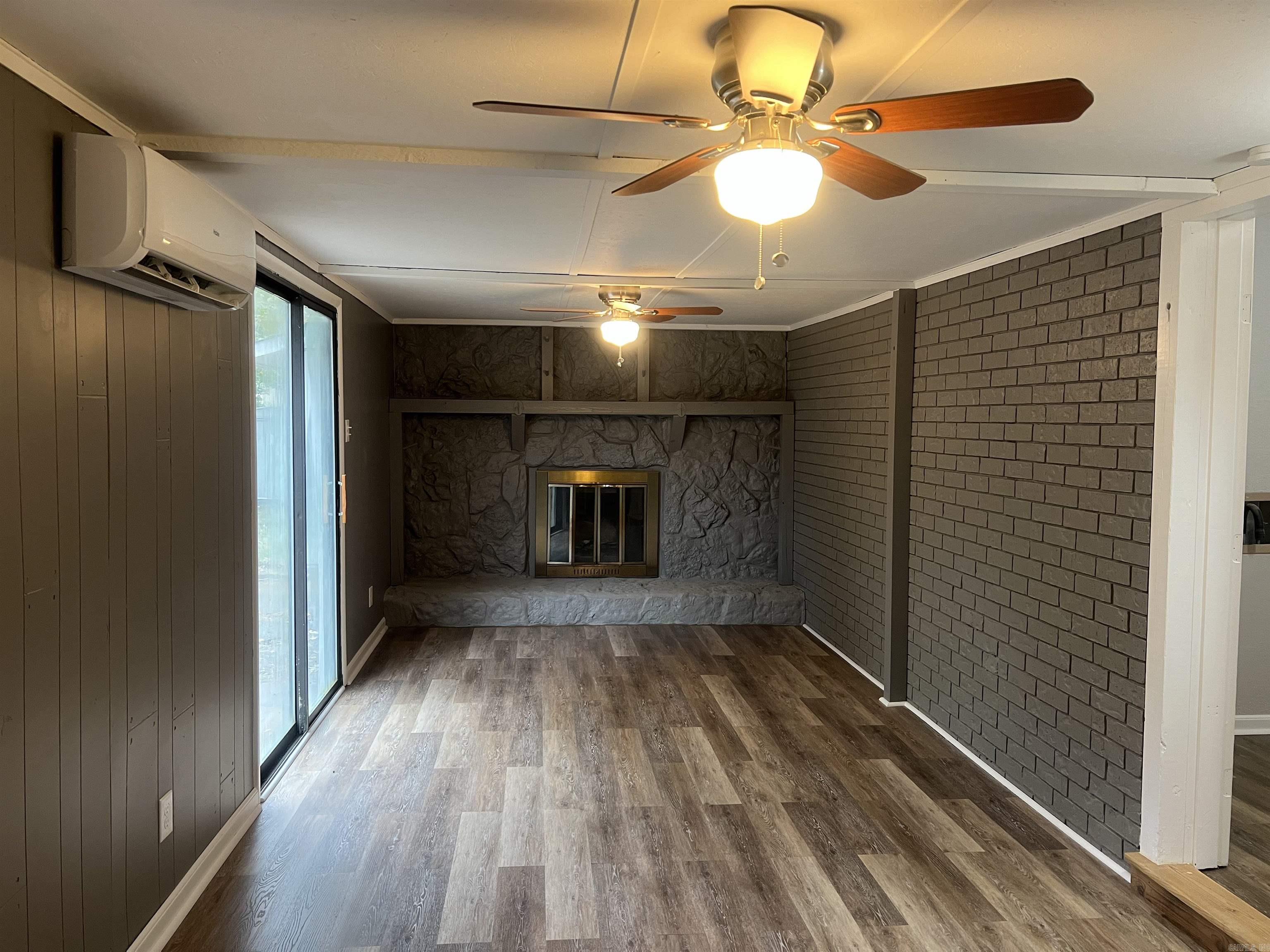 HOLLY HILLS ESTATE - Residential