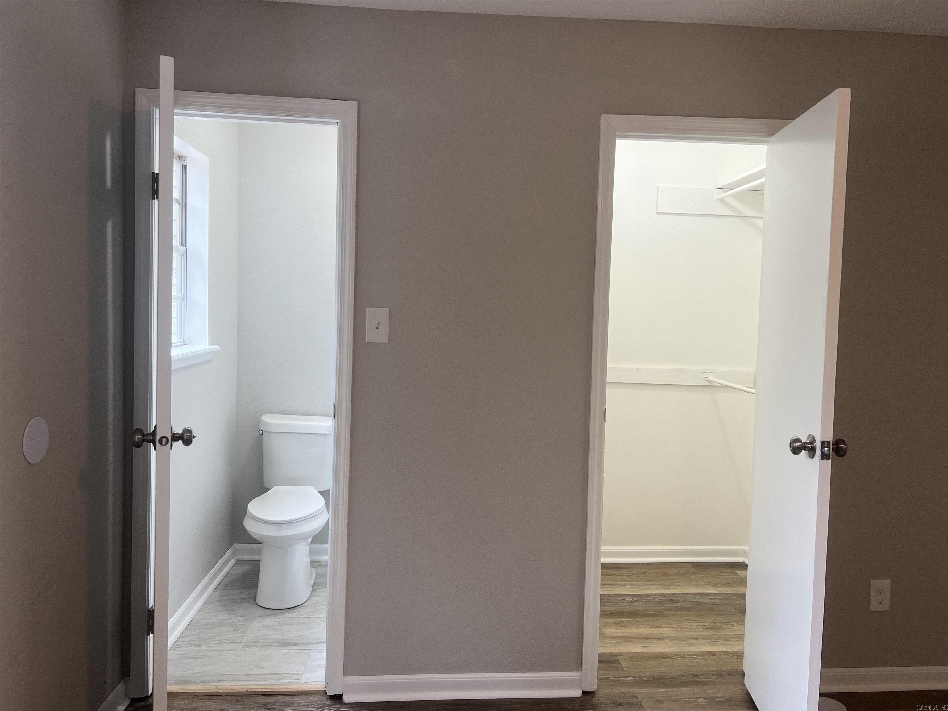 HOLLY HILLS ESTATE - Residential