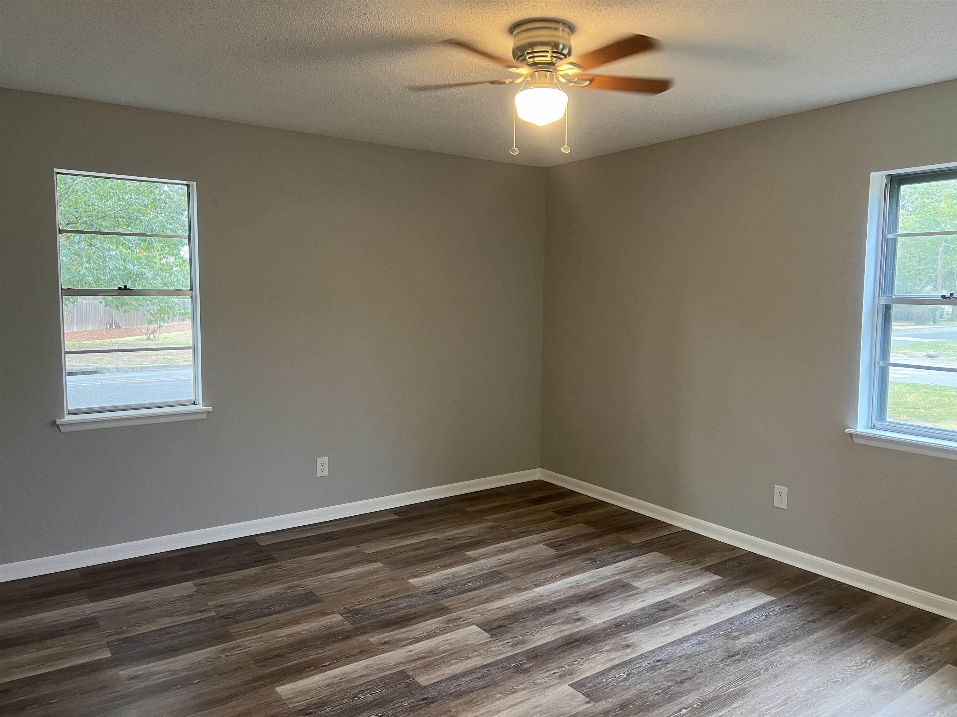 HOLLY HILLS ESTATE - Residential