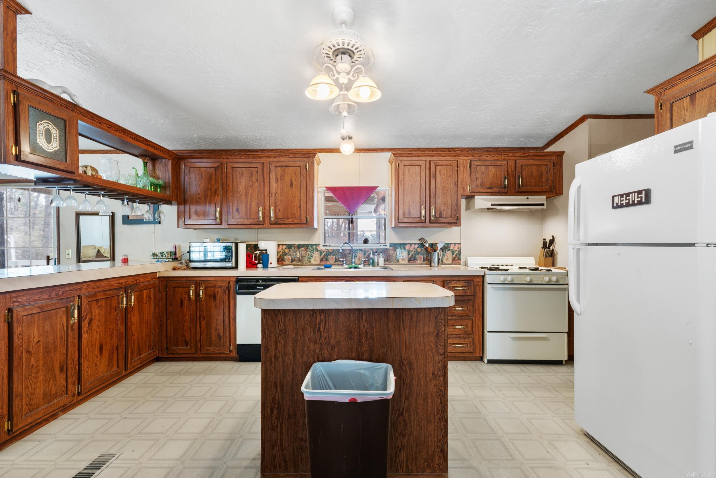 MOCKINGBIRD ACRES - Residential