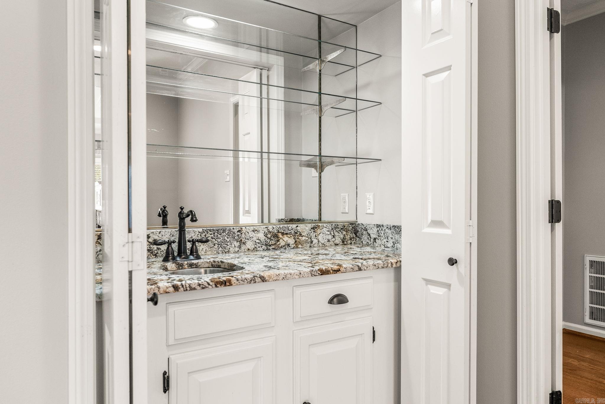 OAK HILL - Residential