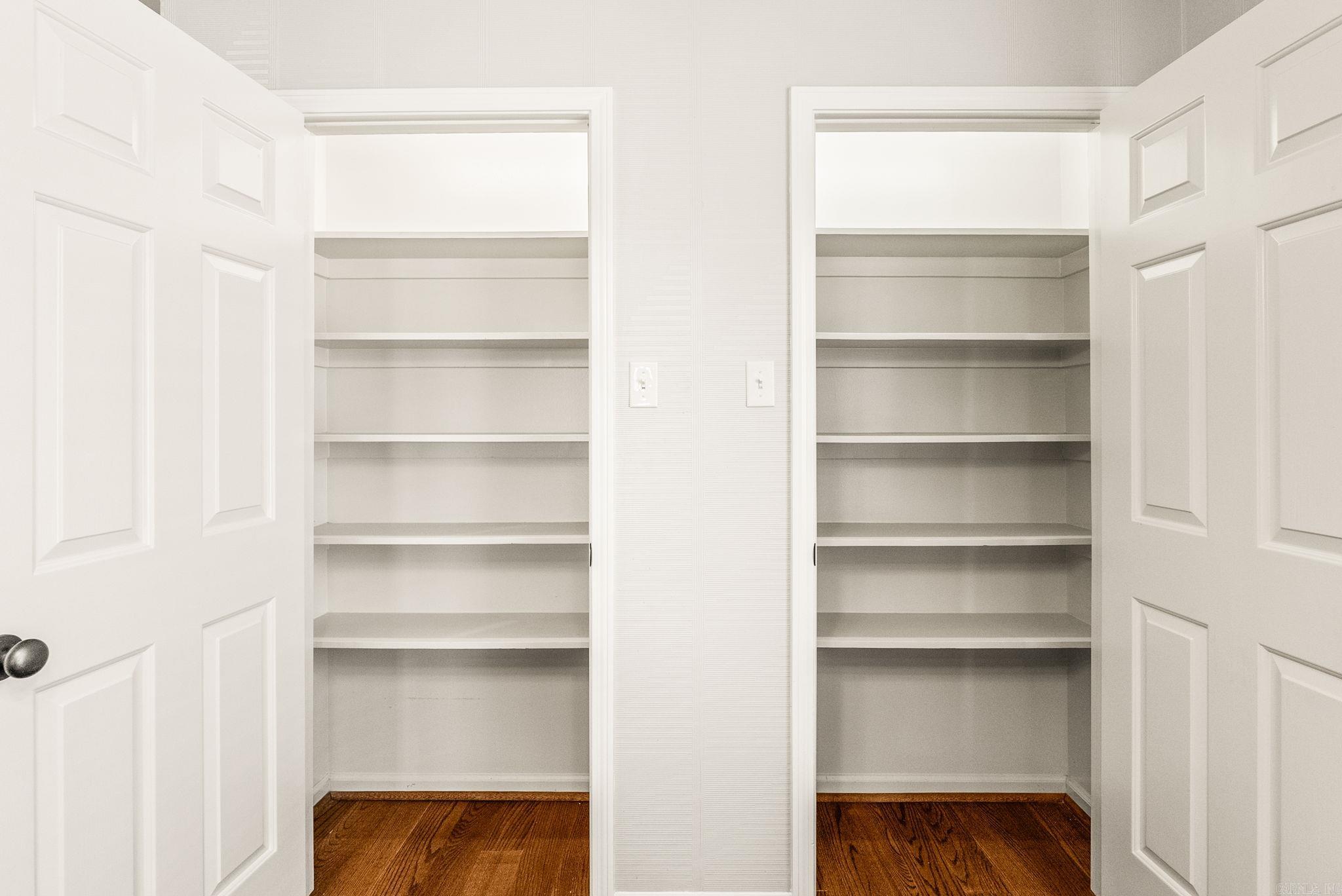 OAK HILL - Residential