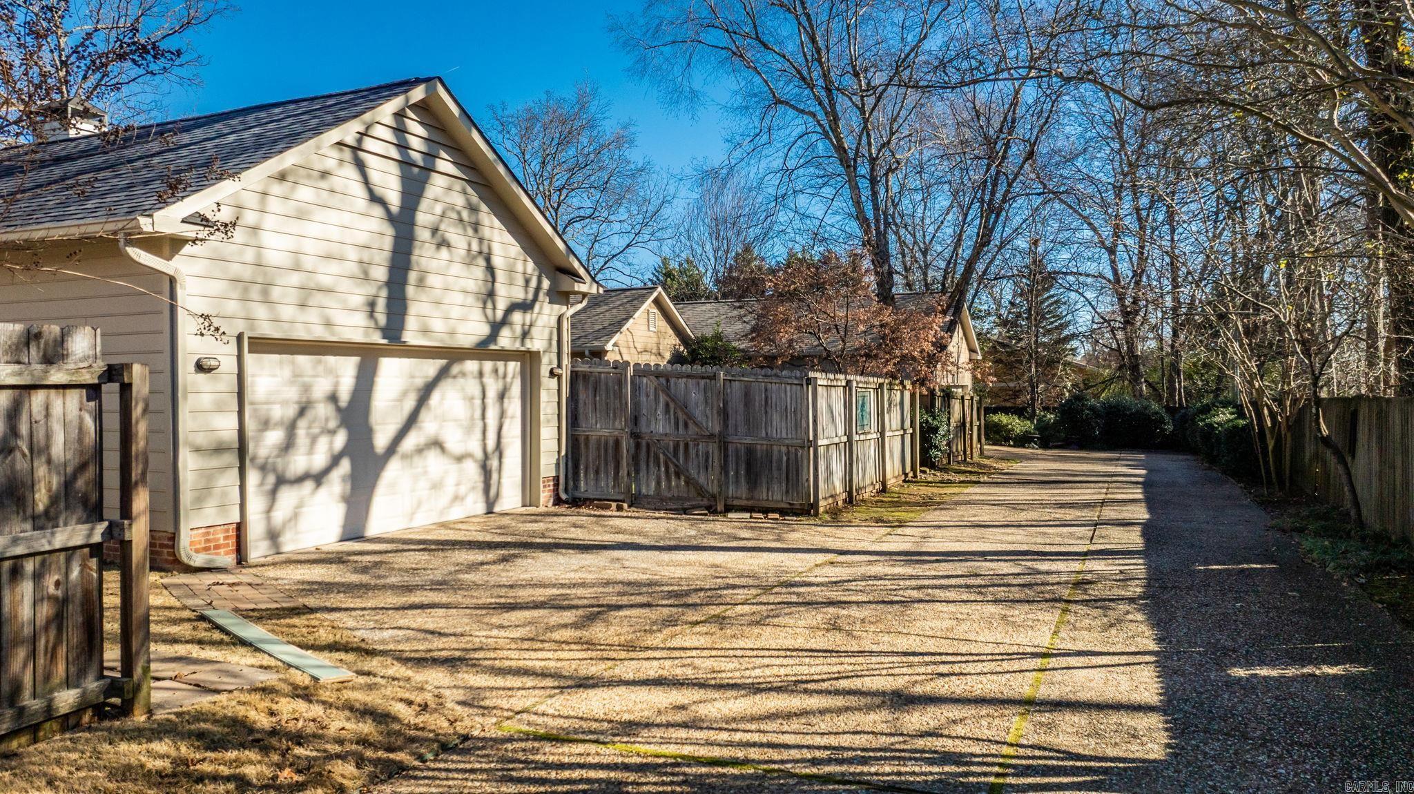 OAK HILL - Residential