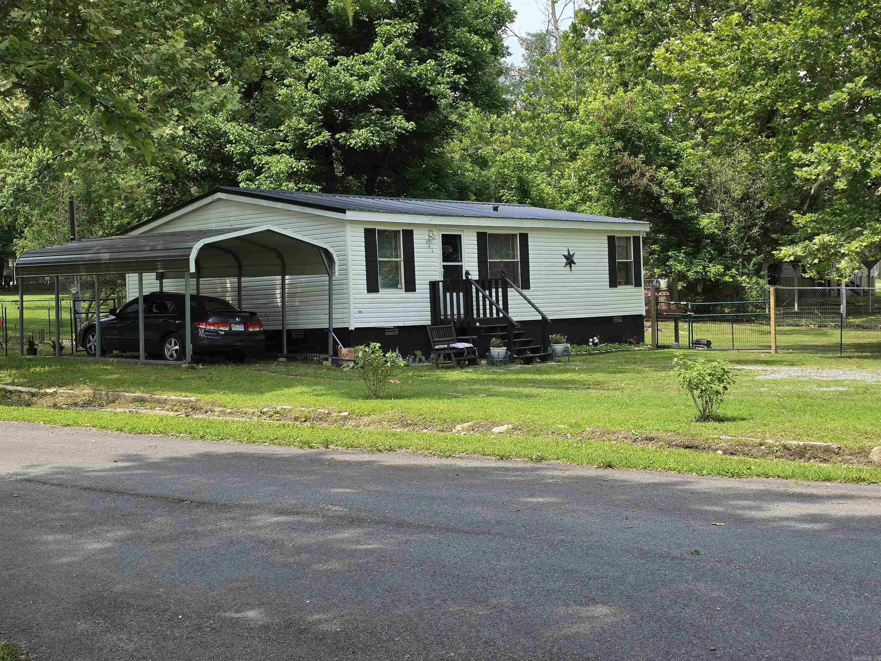 LONSDALE, TOWN OF - Residential