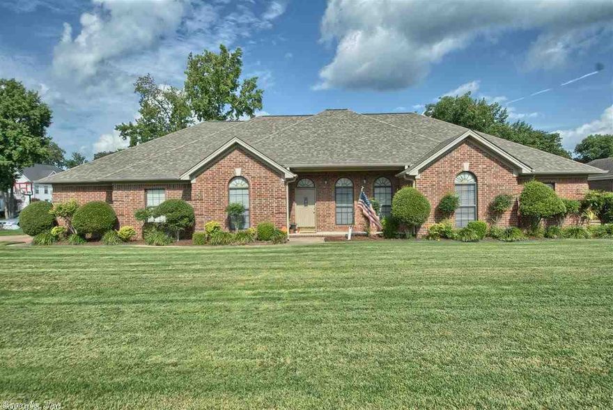 Beautifully updated 4 bedroom 3 bath home on a corner lot in a quiet cul de sac. Enjoy a spacious office with inviting french doors off the foyer, large family room, huge kitchen with breakfast bar, quartz countertops, glass tile backsplash, breakfast nook and a separate dining room with hardwood floors. Sizable Master suite boasts a huge walk in closet, newly tiled shower, double sinks and jetted tub. The north end of the home has a 4th bedroom and private bath for guest to enjoy. Many updates throughout!