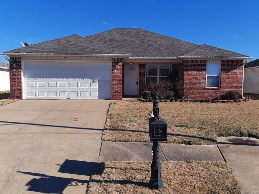 First Time Owners here U GO ***AGENTS BRING ALL YOUR BUYERS*** so they can make it their own****a great property for a GREAT buyer***3 bdrms w/ 2 full baths*****PORTABLE ELECTRIC FIREPLACE DOES NOT CONVEY****IT'S ALL ABOUT MAKING A DEAL****IT IS NOT A PERFECT HOUSE, BUT A SUPER GREAT HOUSE****WHAT YOU SEE IS WHAT YOU GET***SOLD-AS-IS WITH ONLY 3RD PARTY REPAIRS, BUT THE SELLER IS MOTIVATED ****see agent remarks for showing***** TEXT AGENT FOR ALARM