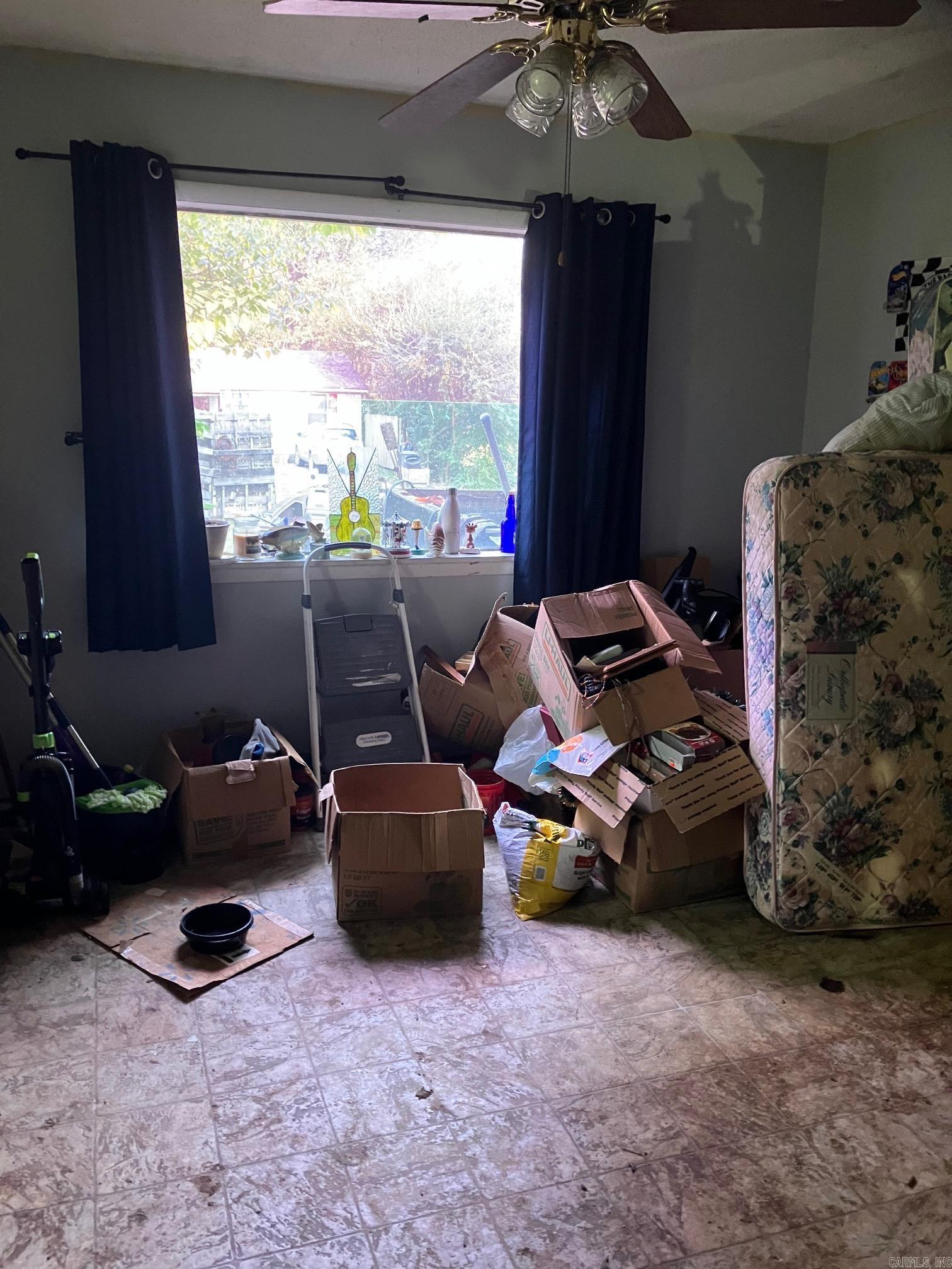 MENA ORIGINAL - Residential