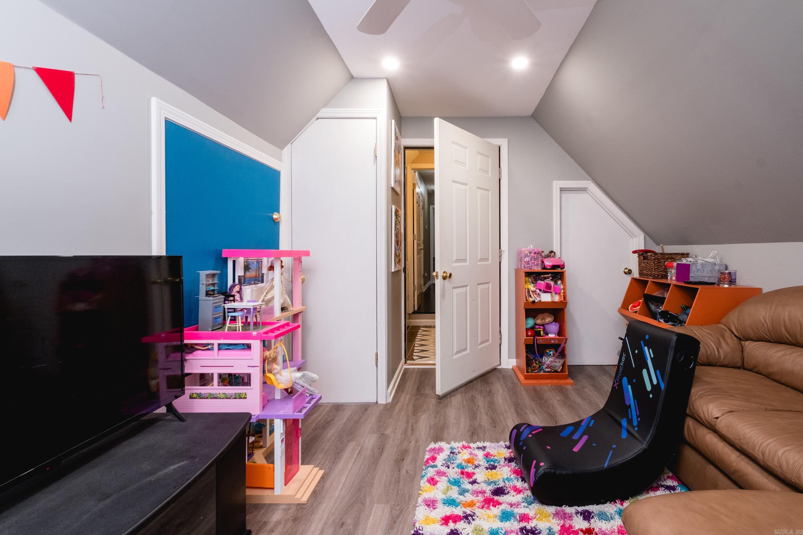 CHERRY CREEK ADDN - Residential