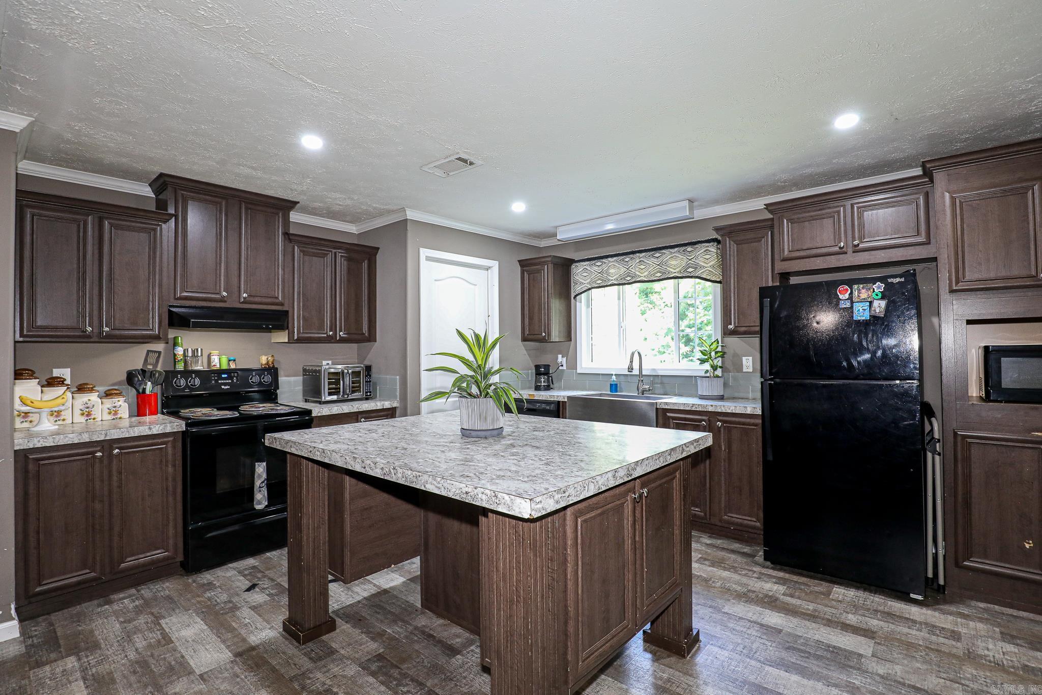 BRUSHY CREEK ESTATES - Residential