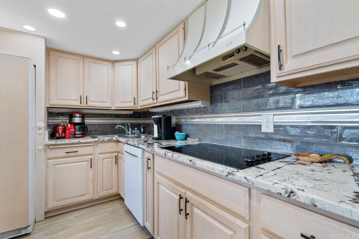 BEACON MANOR HPR - Residential