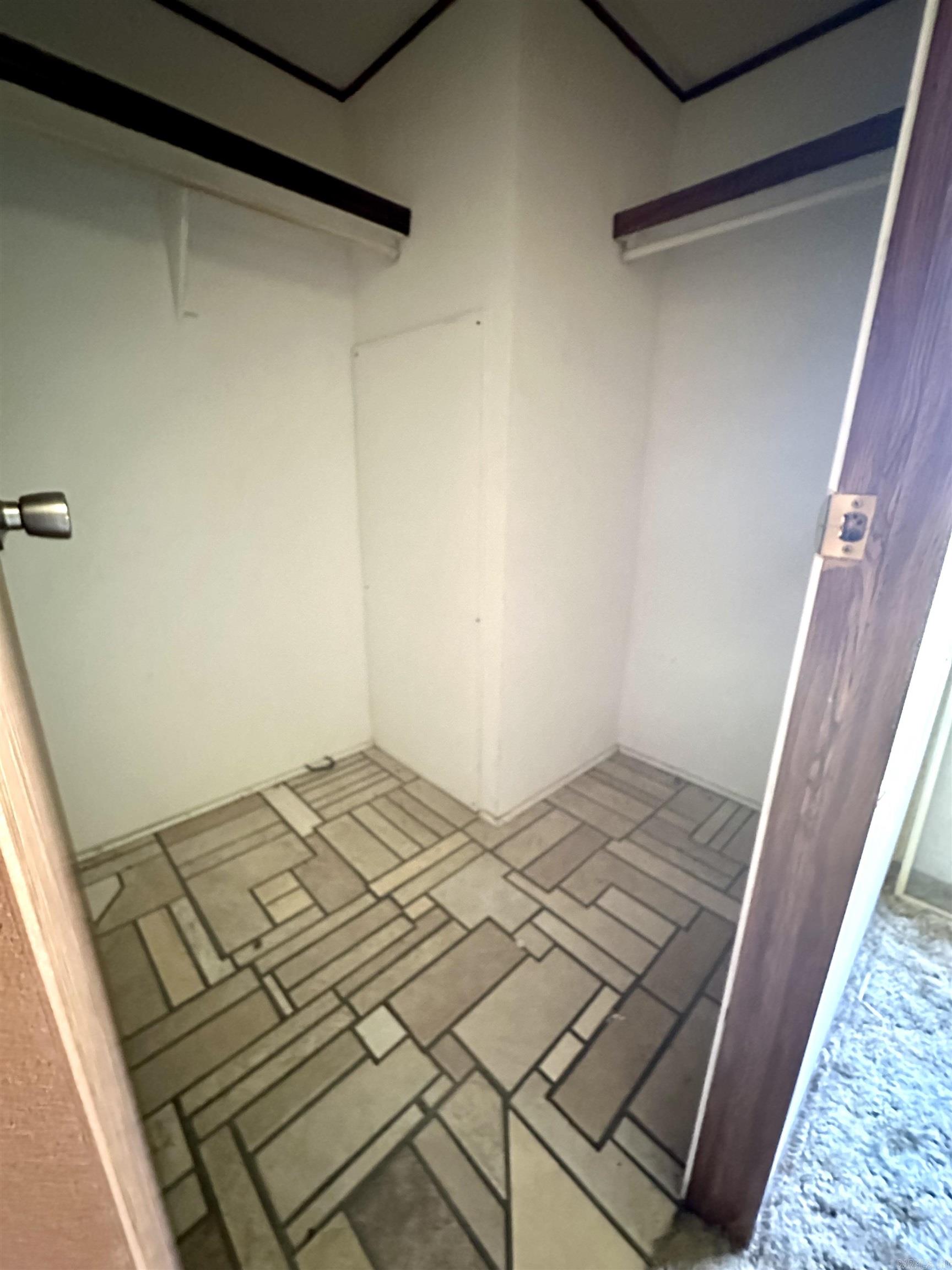 OAK RIDGE ADD TO COVE - Residential