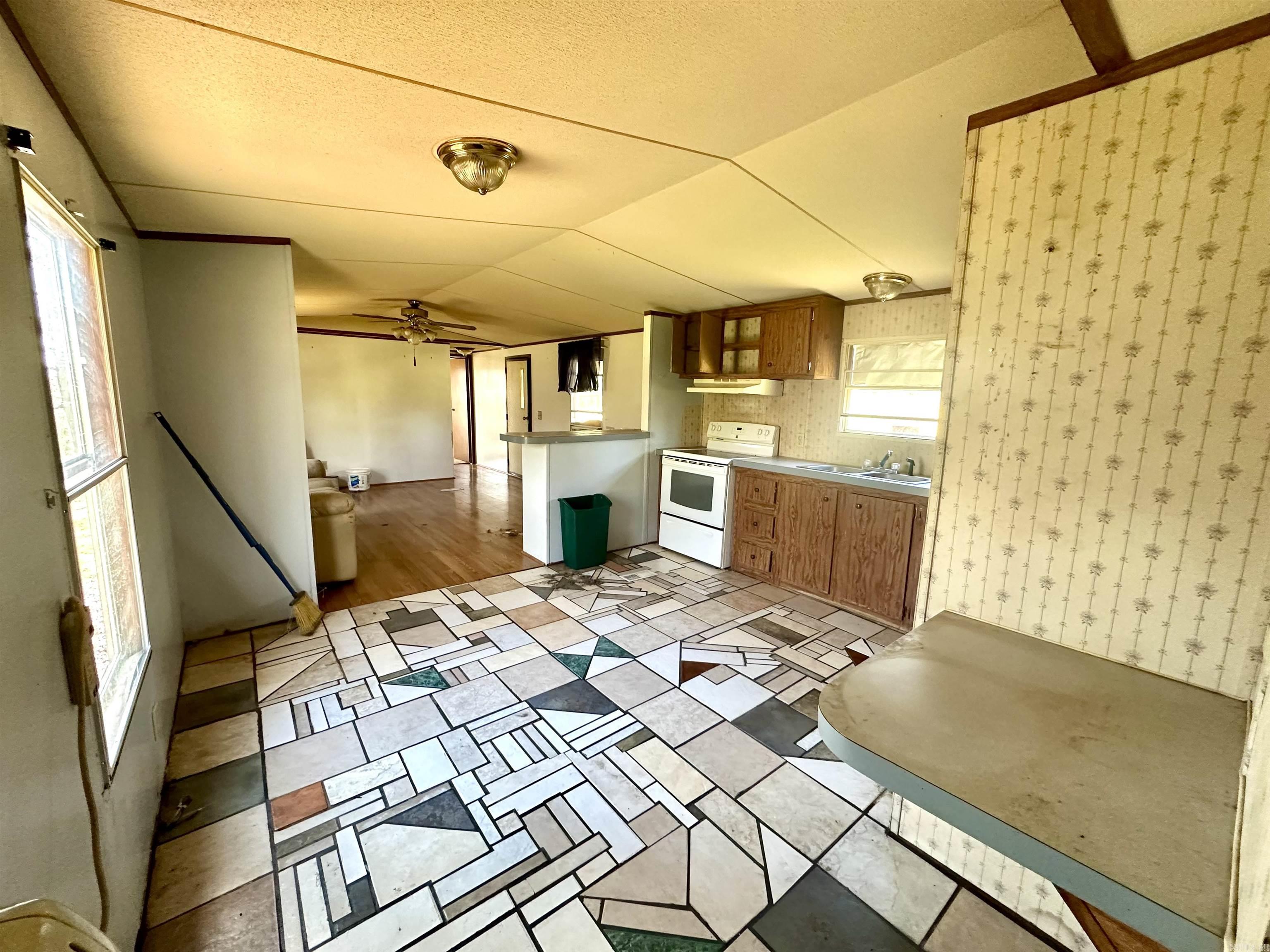 OAK RIDGE ADD TO COVE - Residential