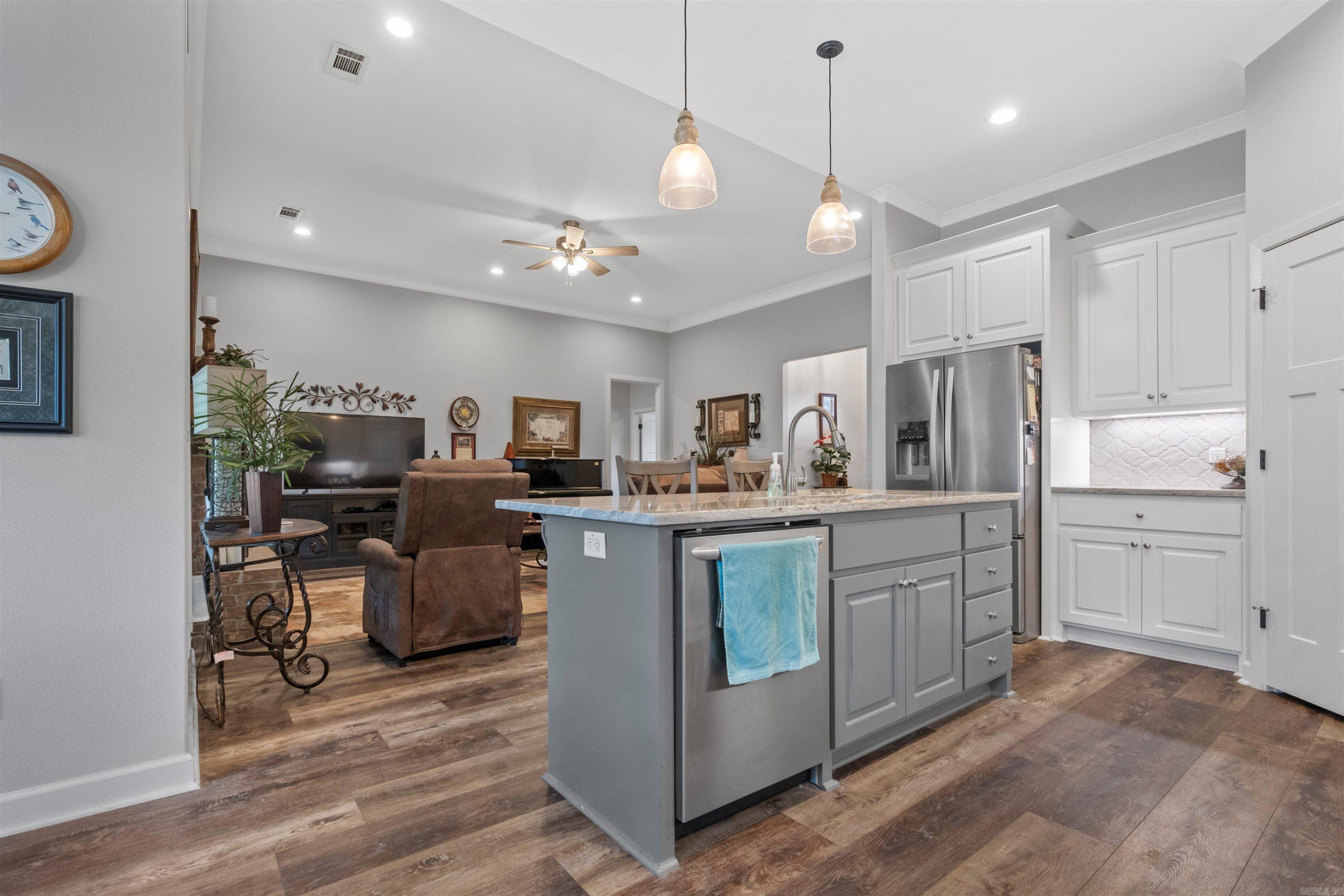 DAWSONS POINTE - Residential