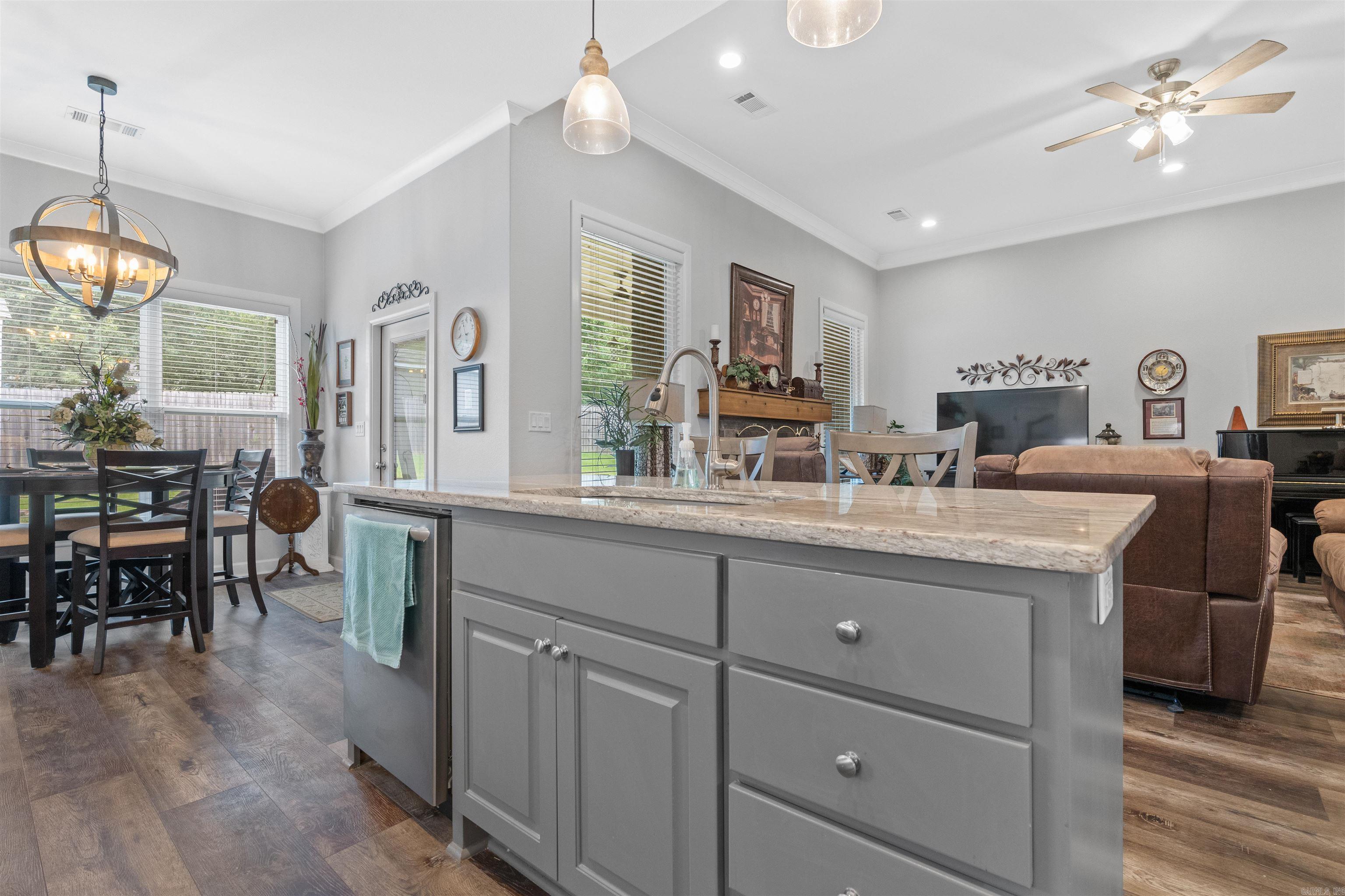 DAWSONS POINTE - Residential