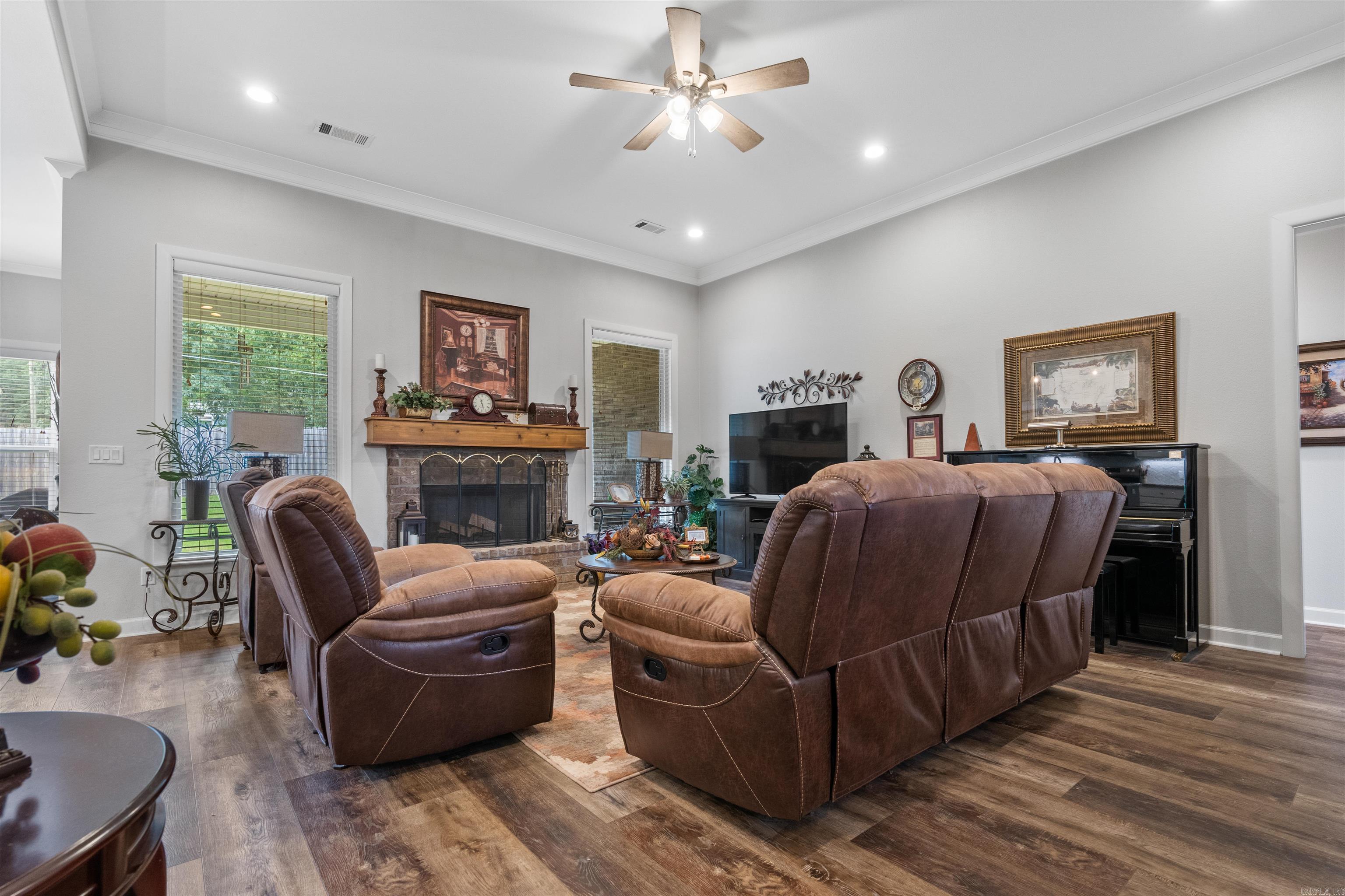 DAWSONS POINTE - Residential