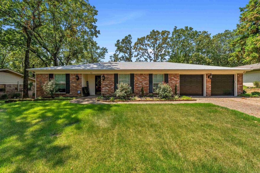 Back on Market due to Buyer falling out of Guardianship that is now ready to close!!!  Fully Remodeled 4 bedroom, 3 bathroom, 1 level home, level lot, fenced in backyard, NEW HVAC, NEW Sprinkler System, New paint, New flooring, Wheel chair & Handicap ready, Brand new kitchen with gas stove, and wood burning fireplace!!!  Completely Updated!  Flat Yard!!!!  Indianhills, you WILL NOT WANT TO MISS THIS!!!!