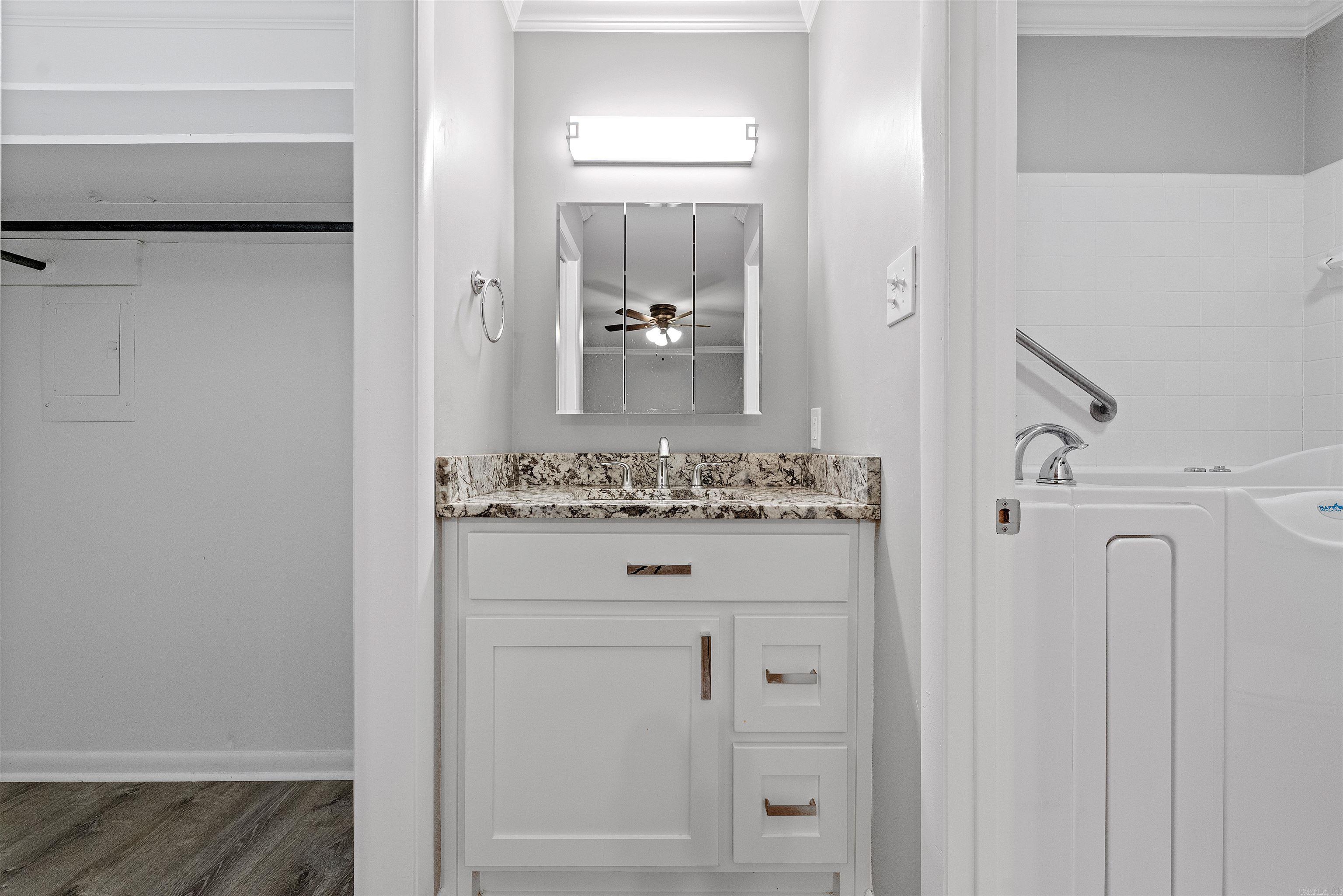 INDIAN HILLS - Residential