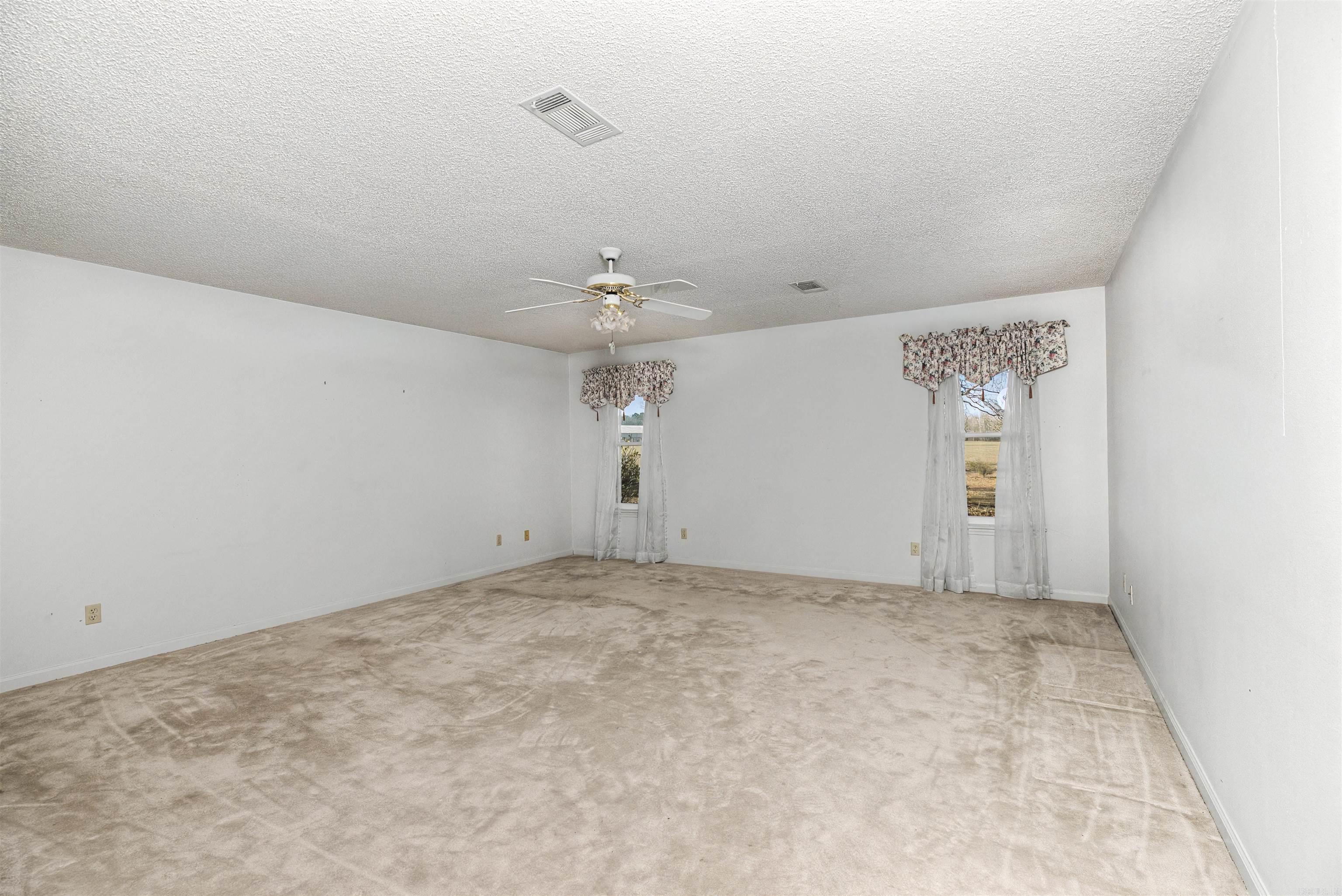 WINDSOR PLACE - Residential