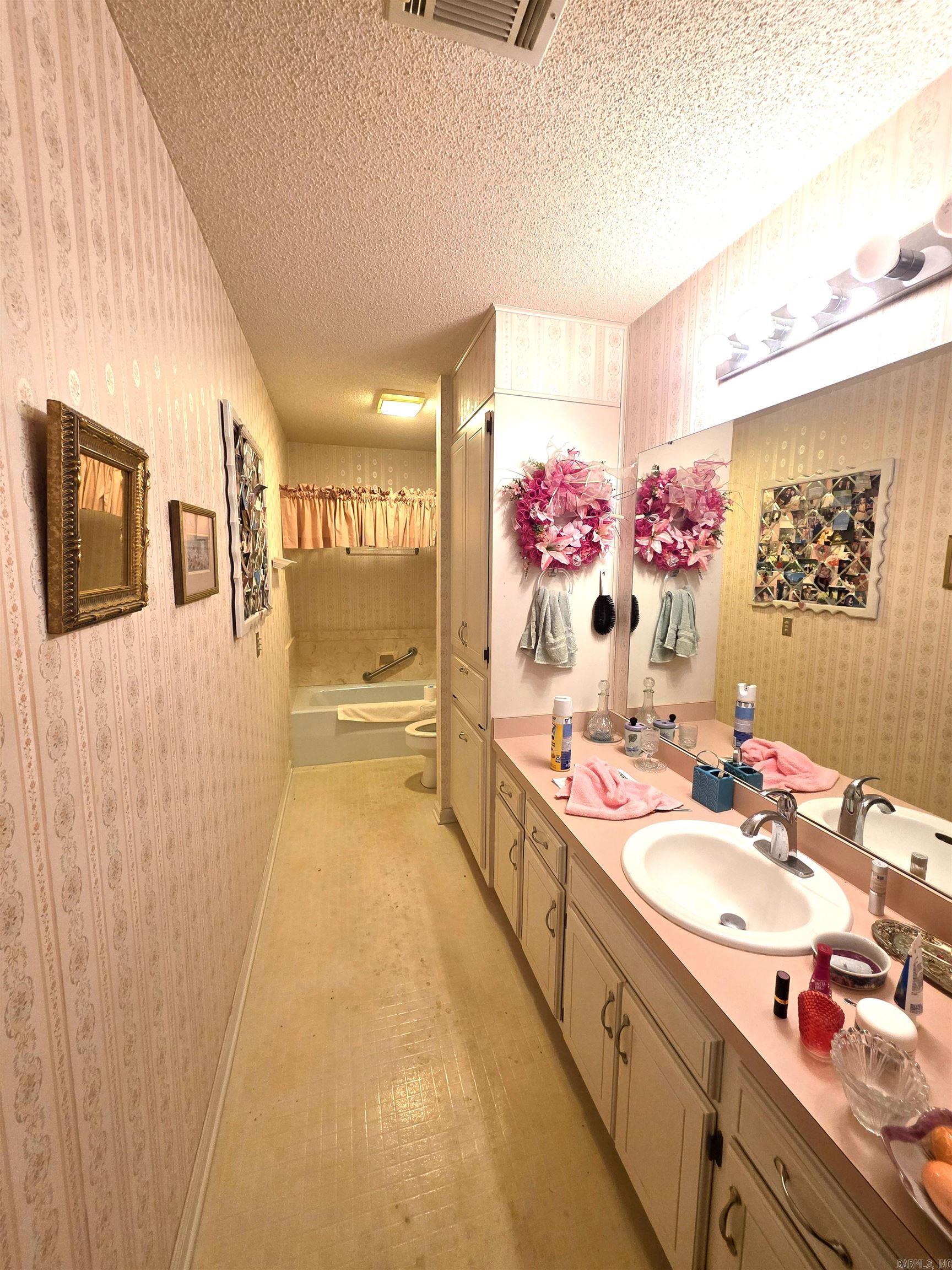 WINDSOR PLACE - Residential