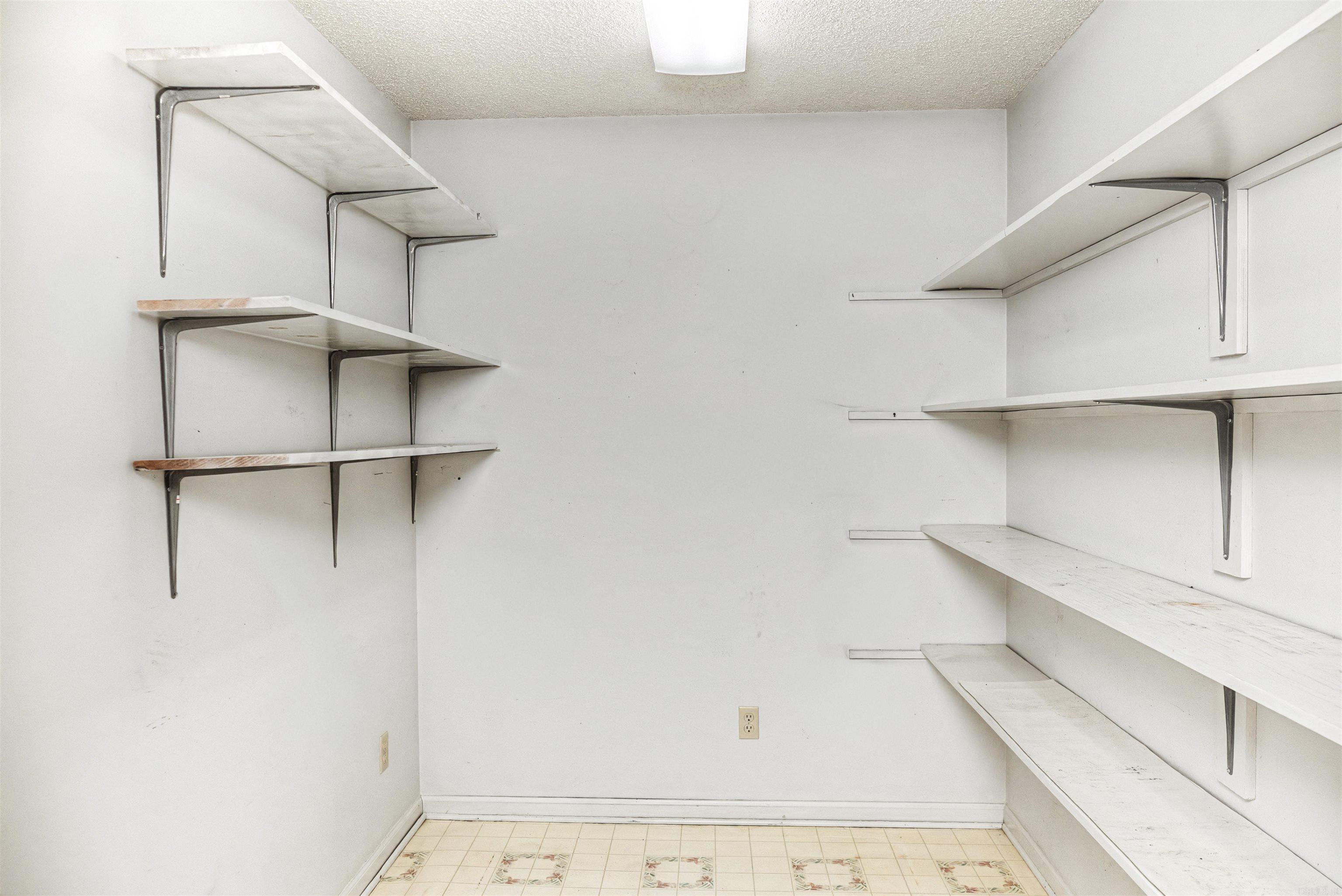 WINDSOR PLACE - Residential