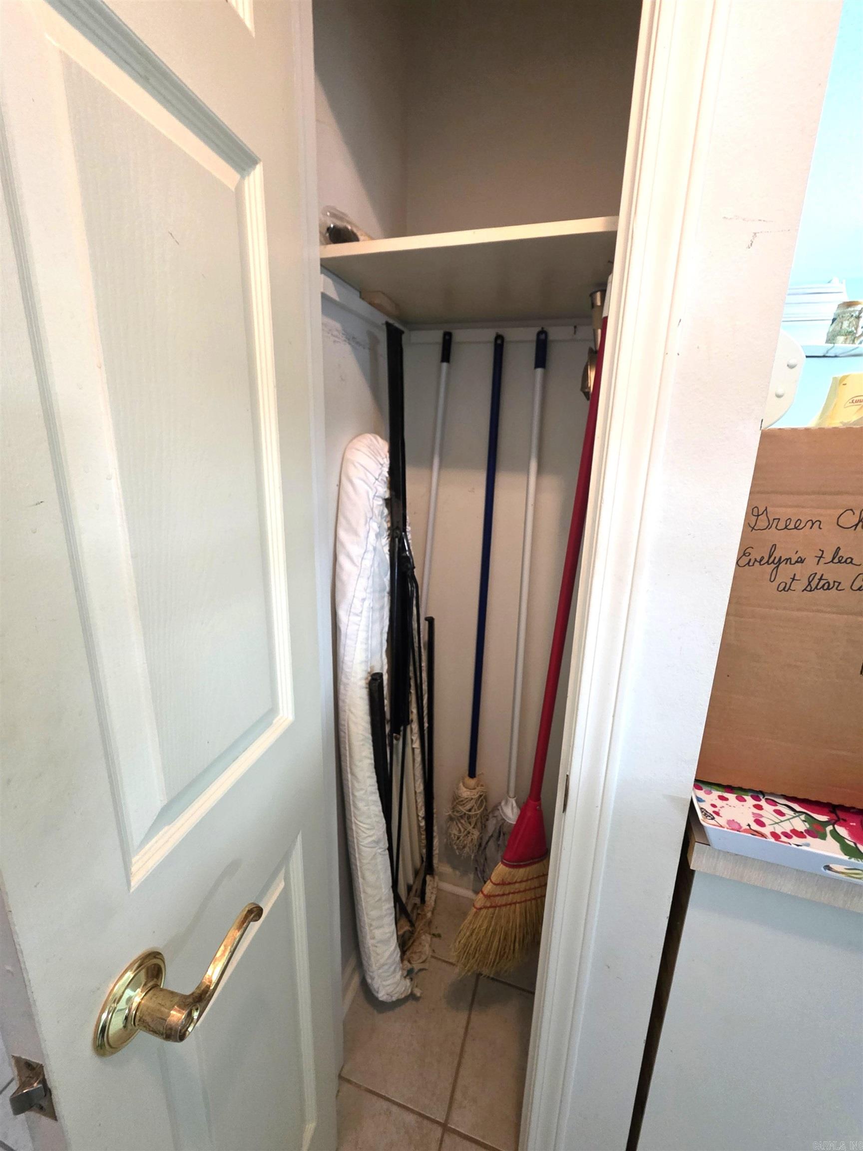 WINDSOR PLACE - Residential