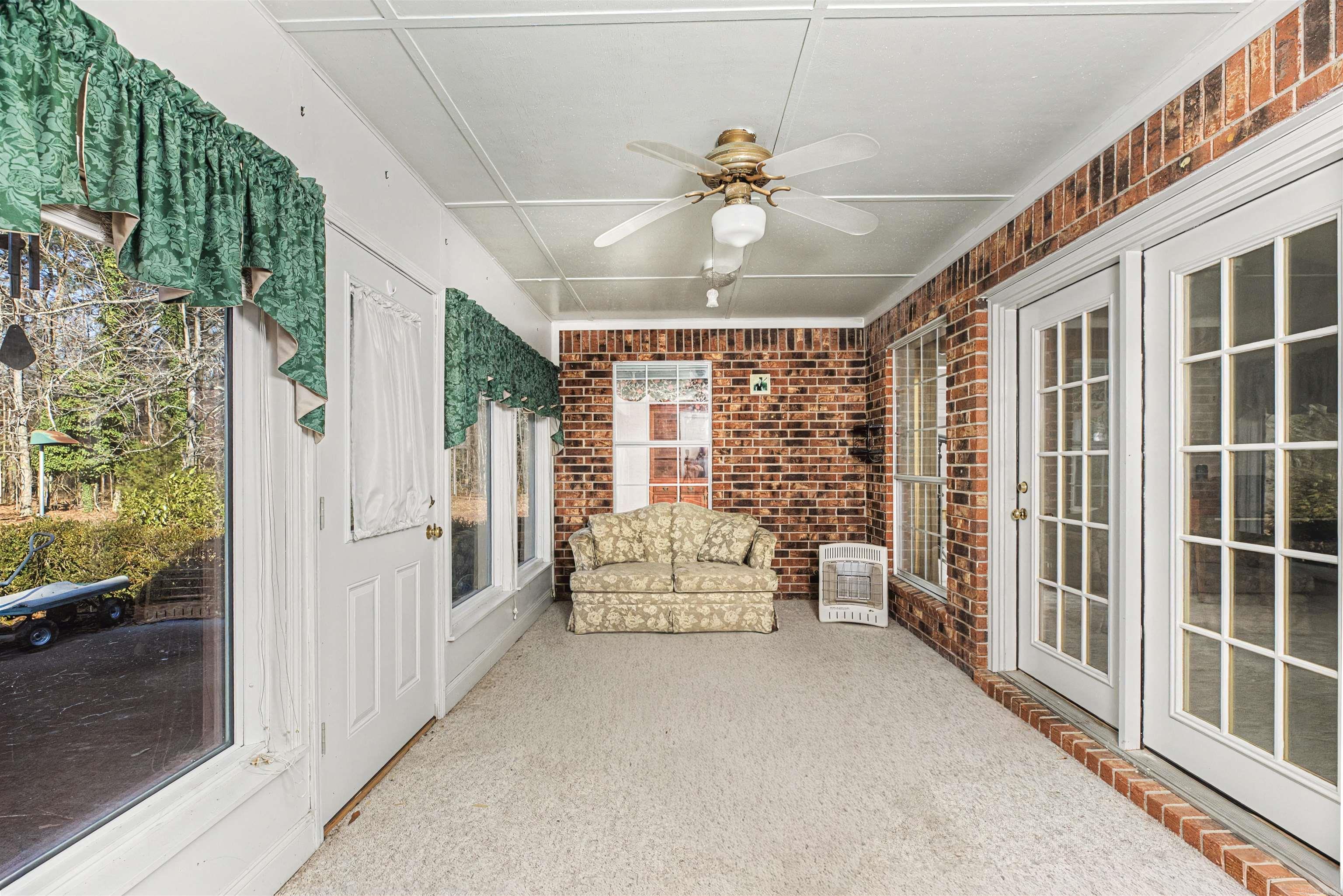 WINDSOR PLACE - Residential