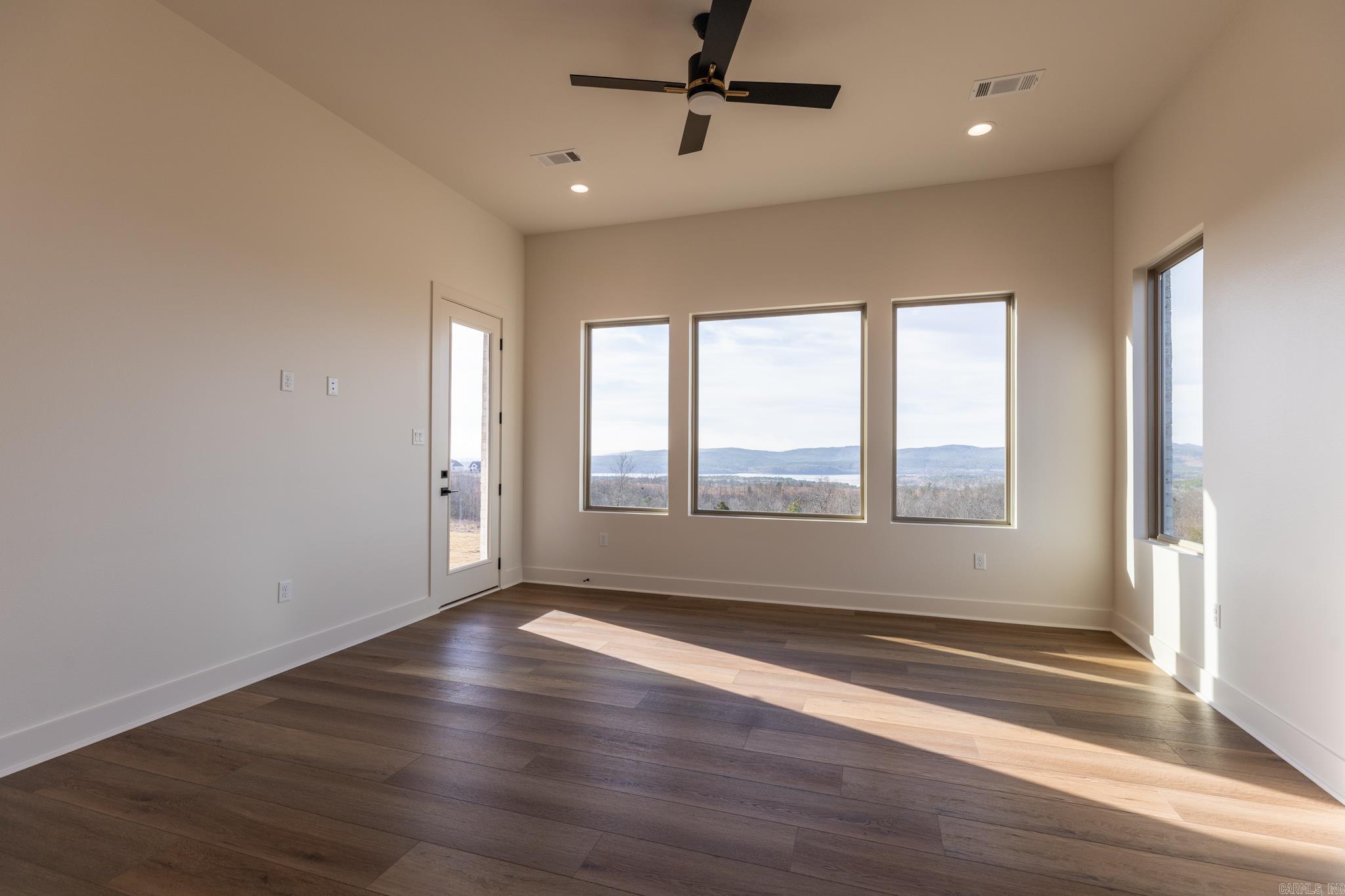 LAKEVIEW WEST - Residential